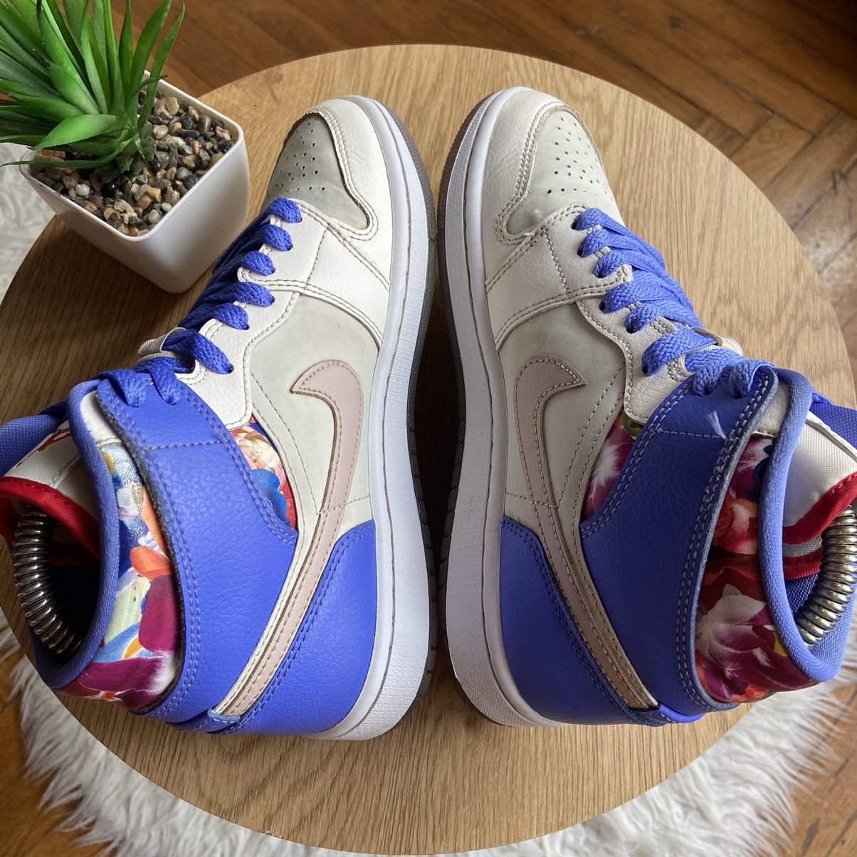 Jordan Brand × Nike 📌 Cutie Nike Air Jordan 1 Mid Valentine’s Day Bouquet Shoes Size US 7 / IT 37 - 8 Thumbnail