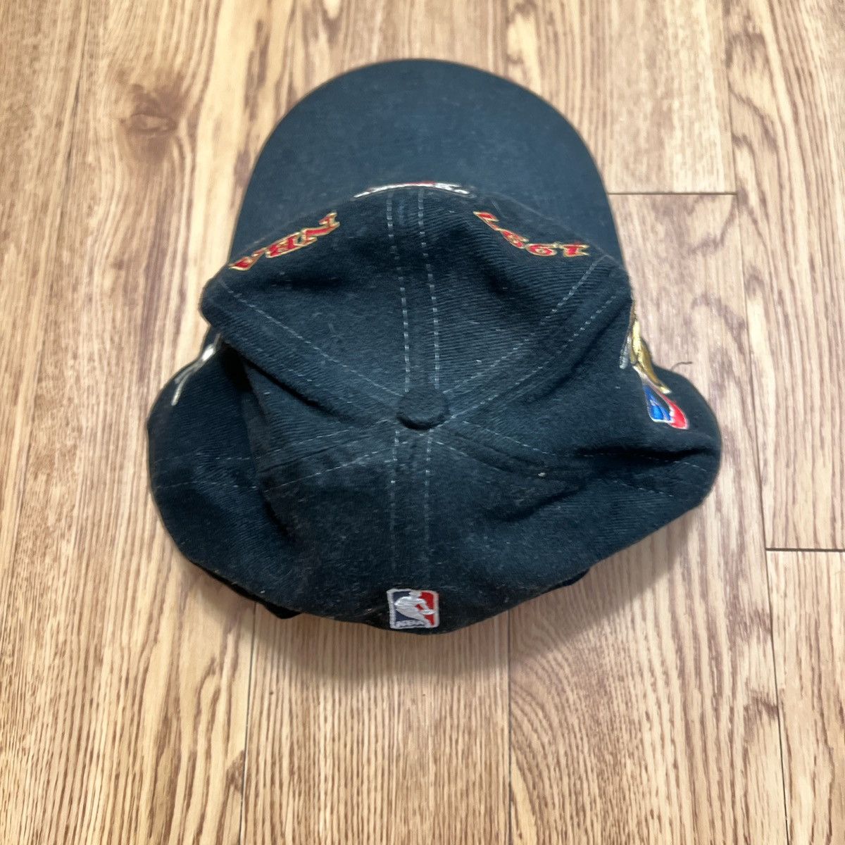 NBA 1997 Chicago Bulls Championship Hat Size ONE SIZE - 4 Thumbnail