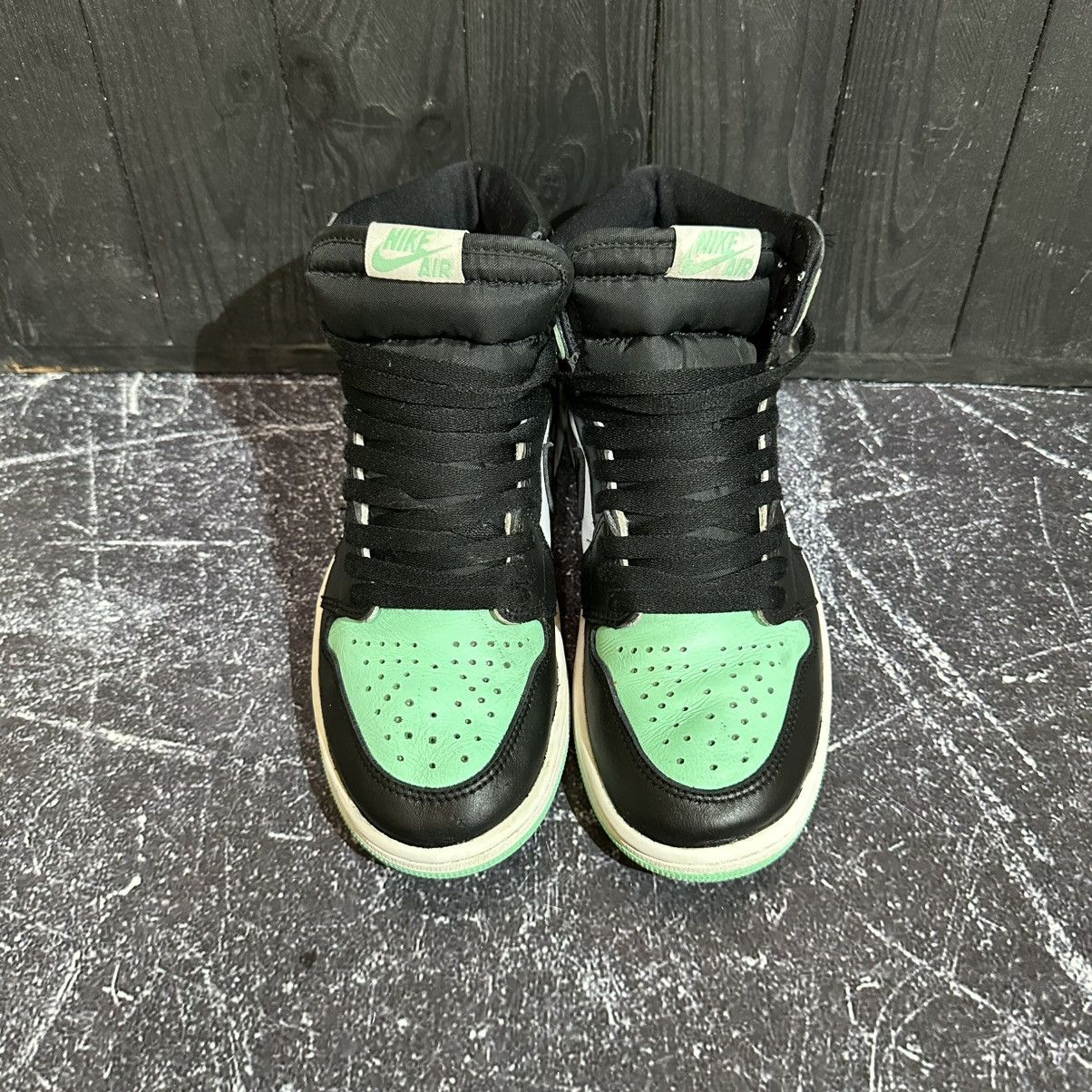 Nike NIKE AIR JORDAN 1 RETRO 8US 41 EU Size US 8 / EU 41 - 4 Thumbnail