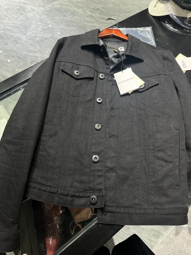 Givenchy Givenchy Shark heavy embroidery denim jacket Size US M / EU 48-50 / 2 - 2 Thumbnail