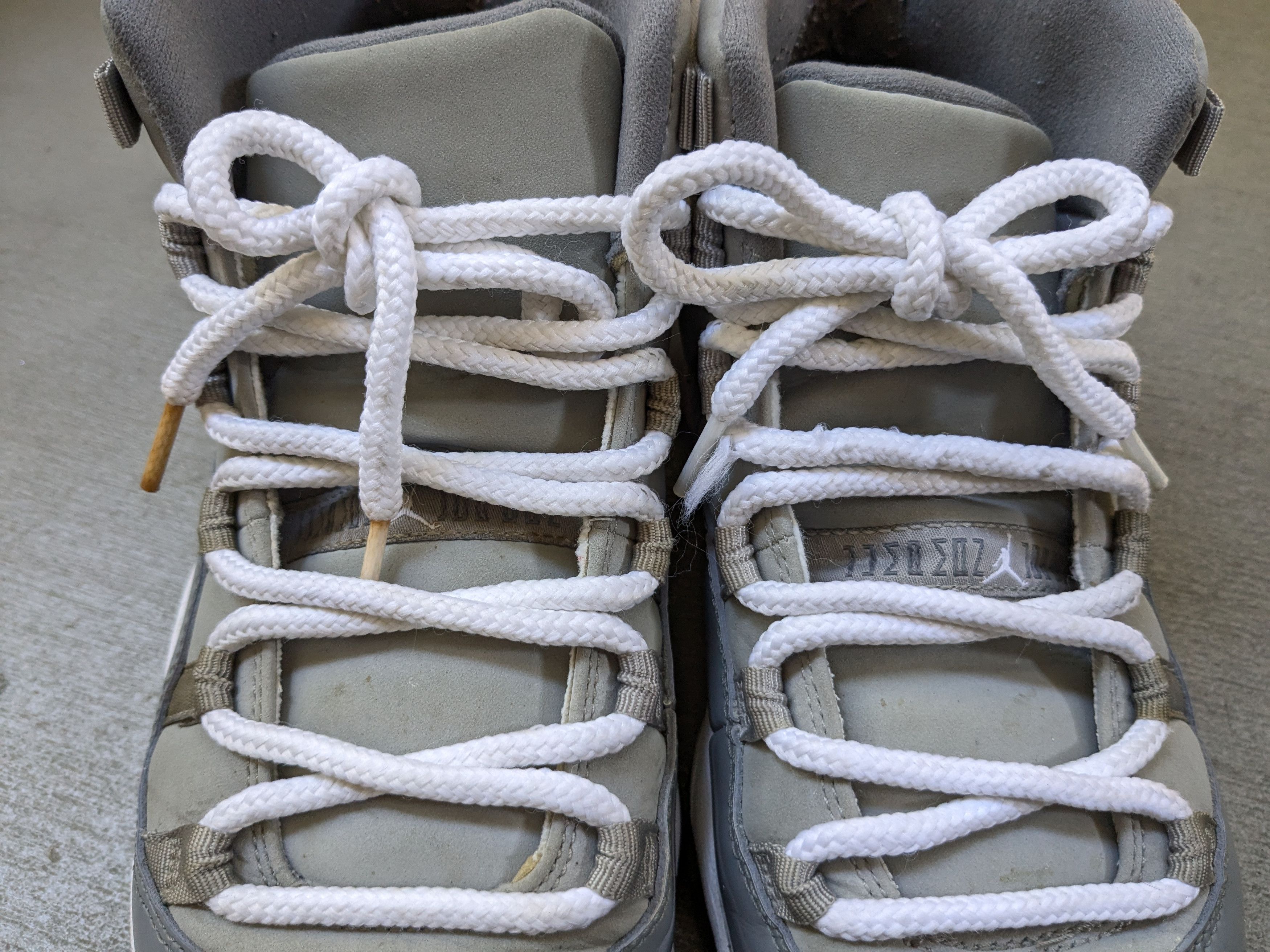 Jordan Brand Nike Air Jordan 11 Retro Cool Gray 2010 Men 7.5 378037-001 Size US 7.5 / EU 40-41 - 3 Thumbnail