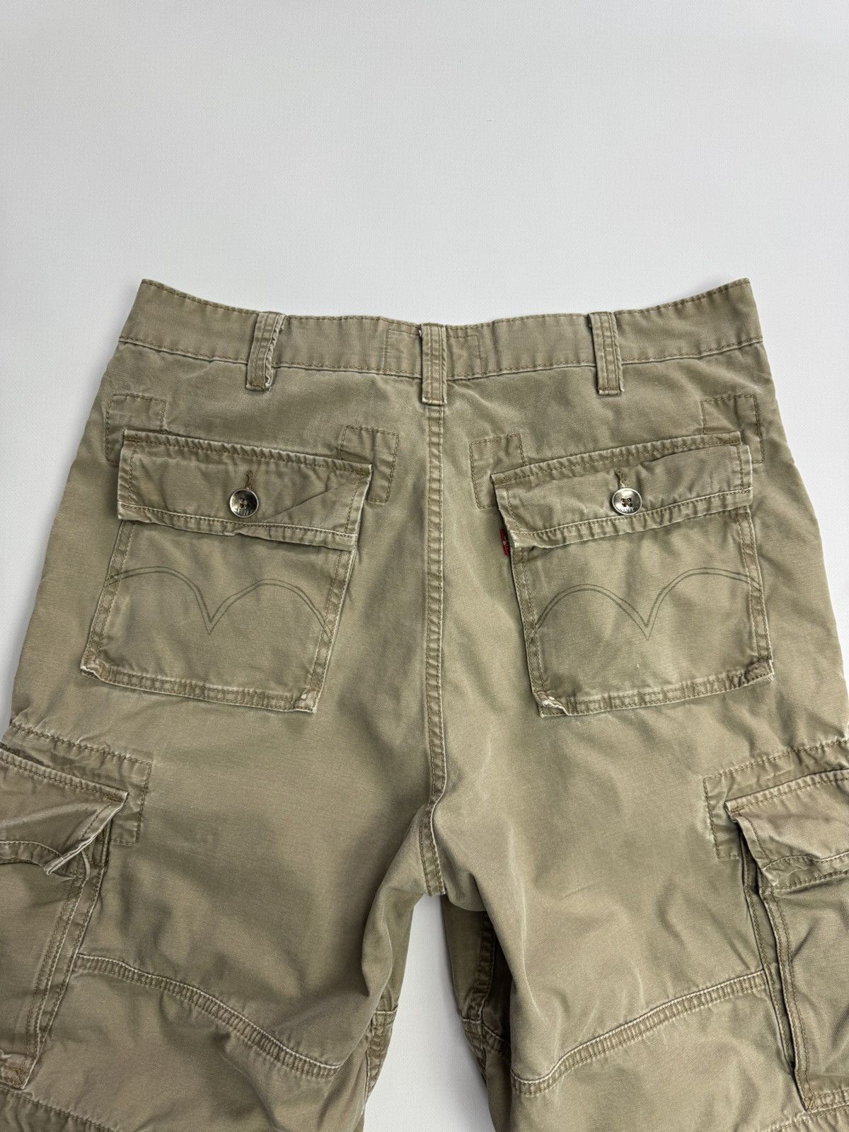 Levi's Vintage Levi’s Cargo Shorts Brown Utility Military Y2K Style Size US 36 / EU 52 - 7 Thumbnail