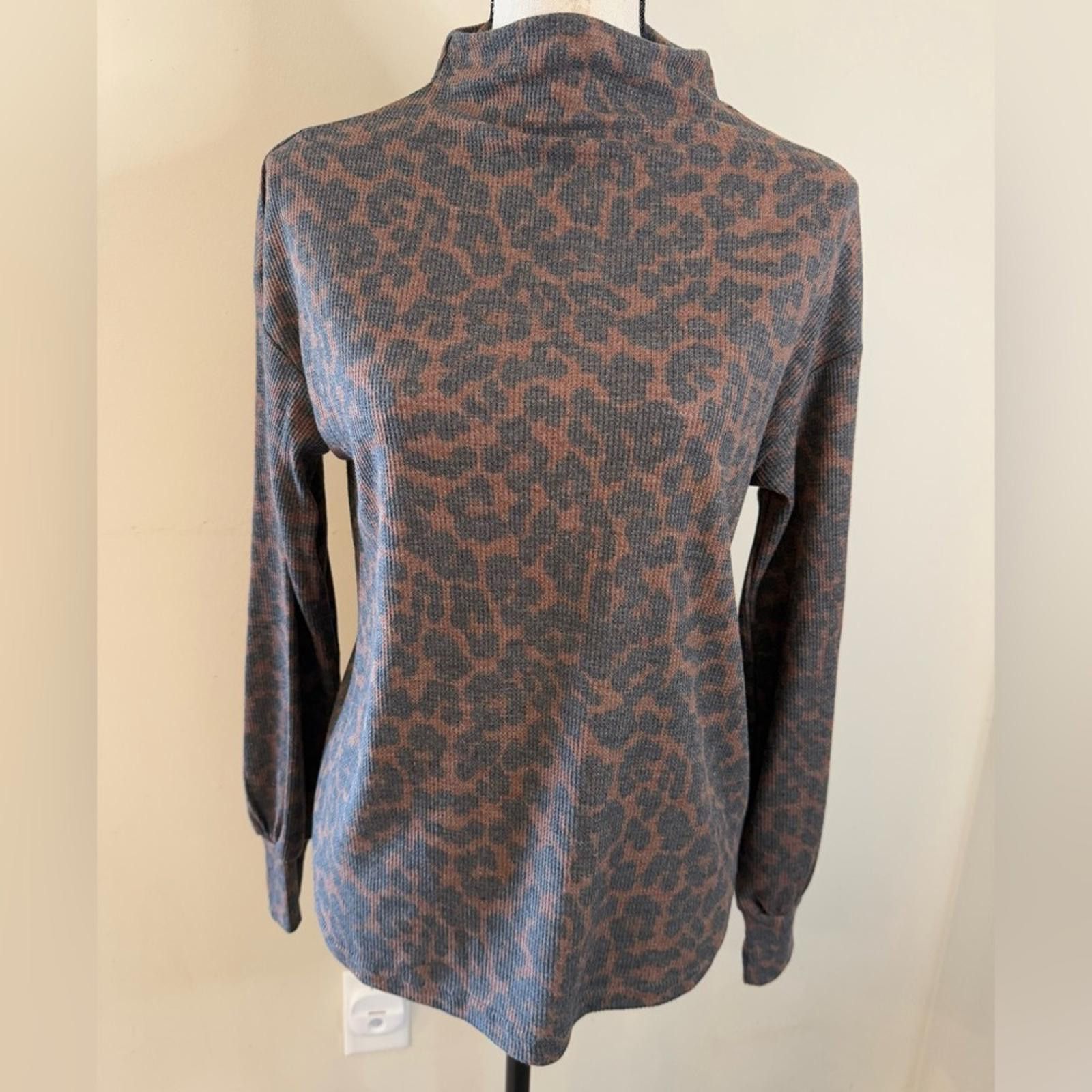 Other Beachlunchlounge waffle leopard print mock turtleneck SZ XS Size XS / US 0-2 / IT 36-38 - 1 Thumbnail