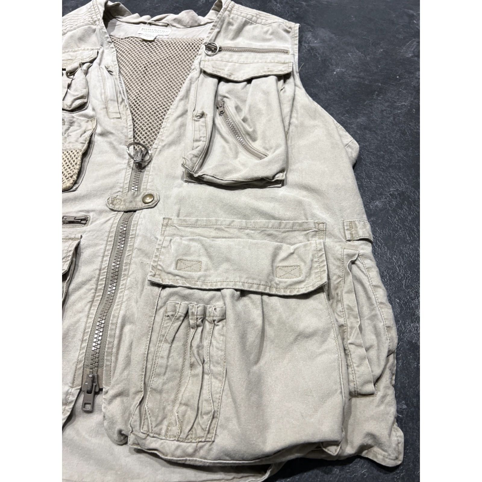 Banana Republic VINTAGE Banana Republic Vest Utility Safari Hunting Fishing Khaki Vest Mens L Beige Cotton Lining Fish Theme Size US L / EU 52-54 / 3 - 2 Thumbnail