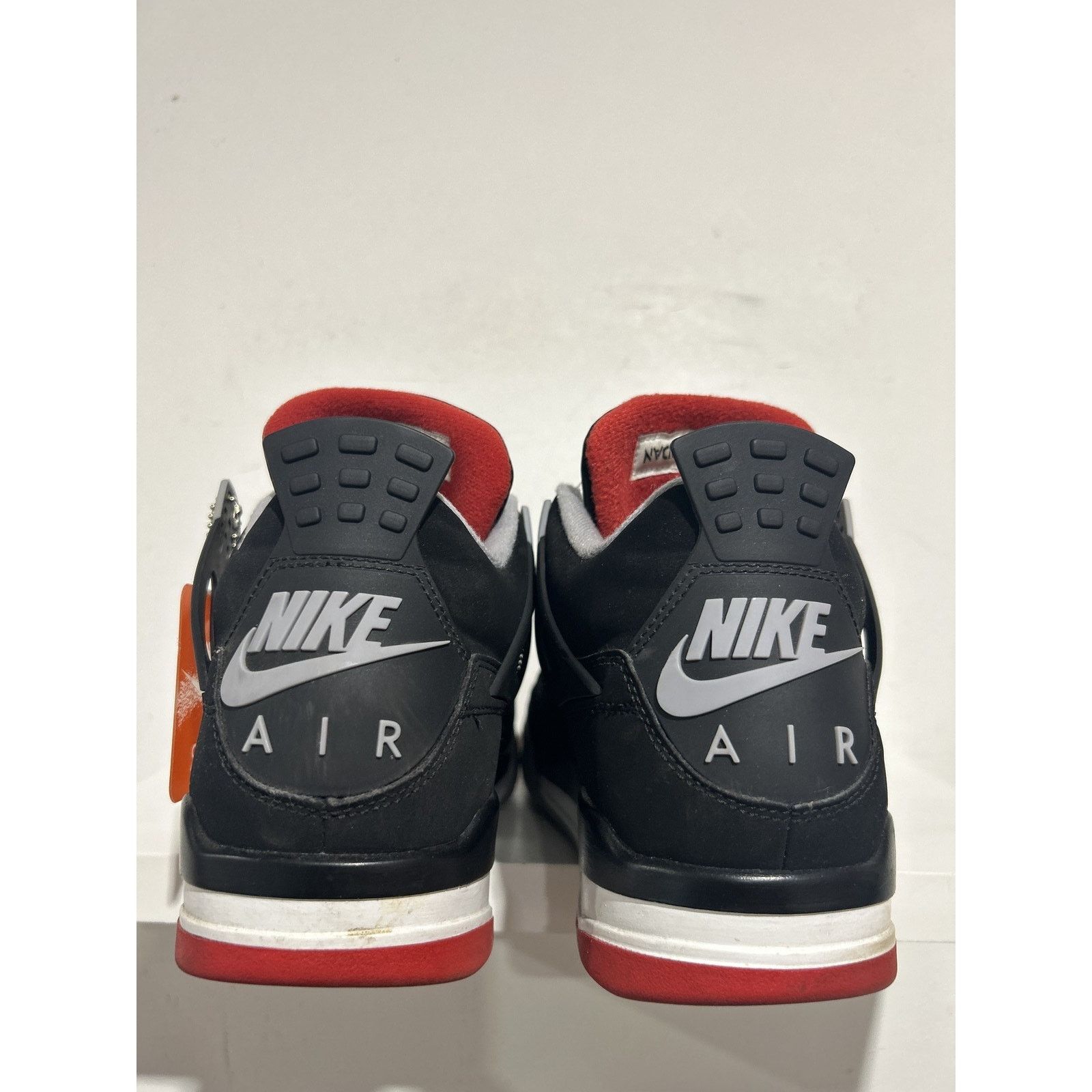 Jordan Brand NIKE JORDAN 4 BRED 2019 SIZE 9.5 PREOWNED Size US 9.5 / EU 42-43 - 7 Thumbnail