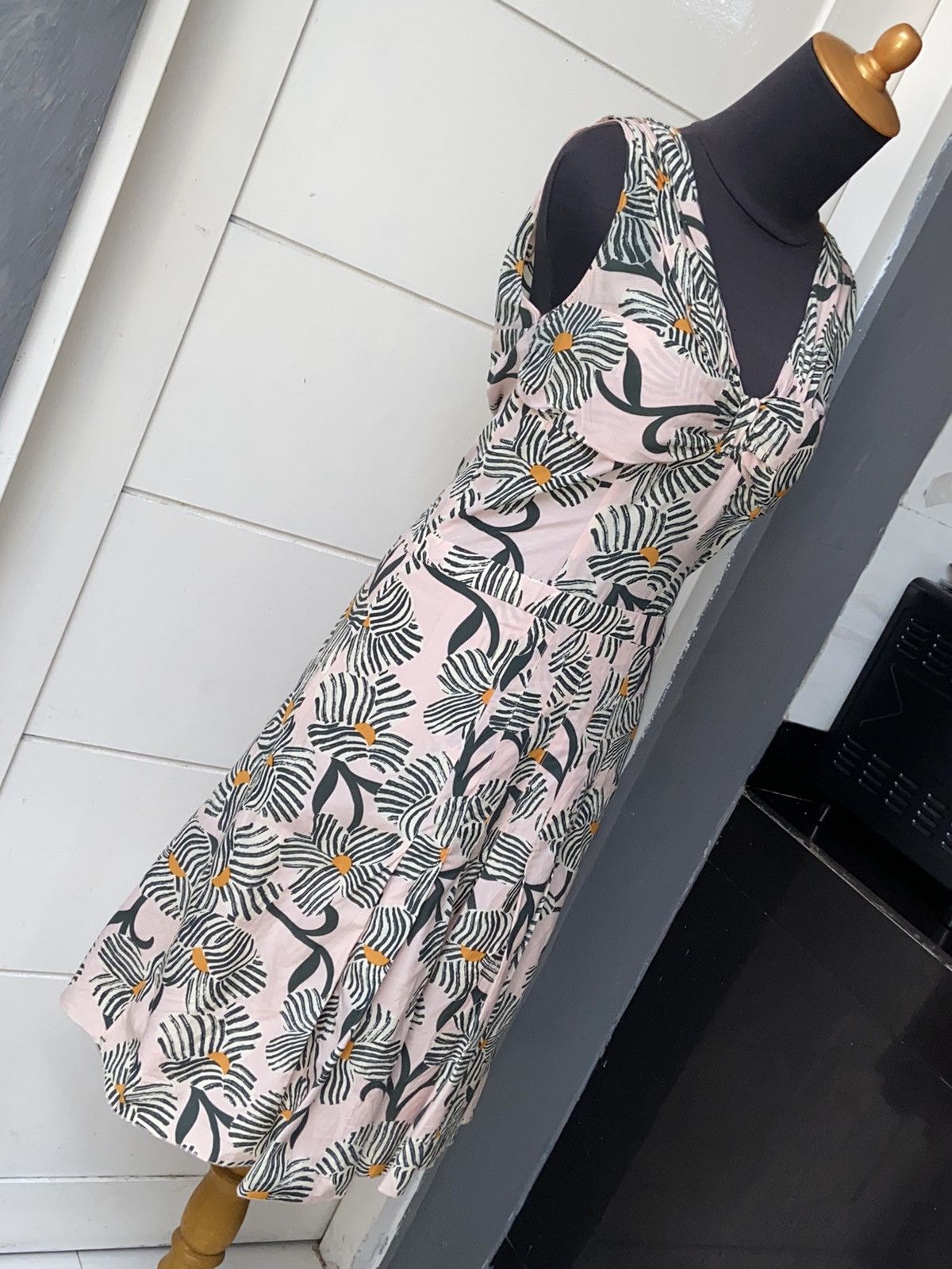 Moschino MOSCHINO Motive Midi Dress Size XS / US 0-2 / IT 36-38 - 4 Thumbnail
