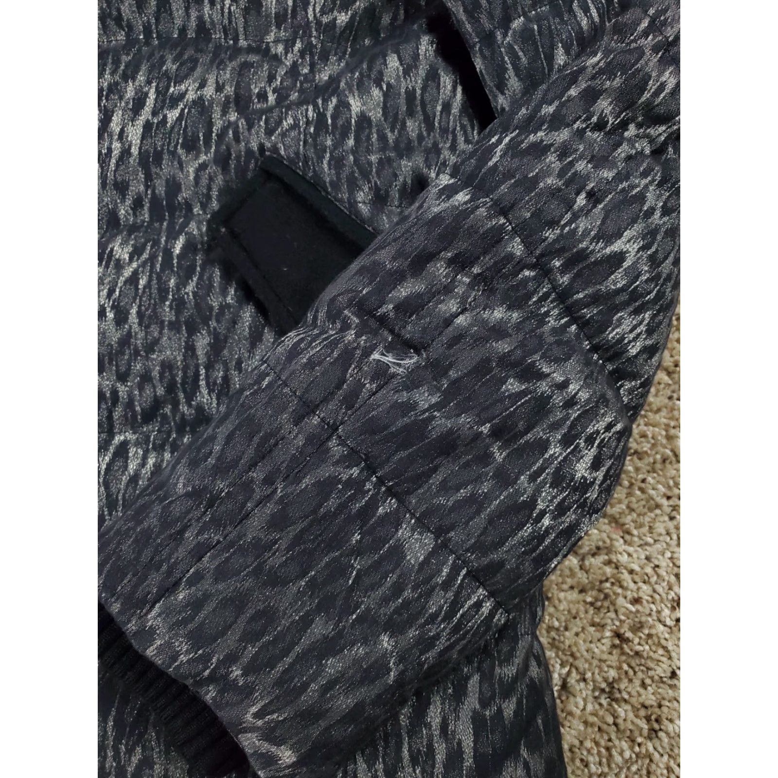 Juicy Couture Juicy Couture Down Puffer Jacket Womens Gray Leopard Print Full Zip Pocket Size S Size S / US 4 / IT 40 - 3 Thumbnail