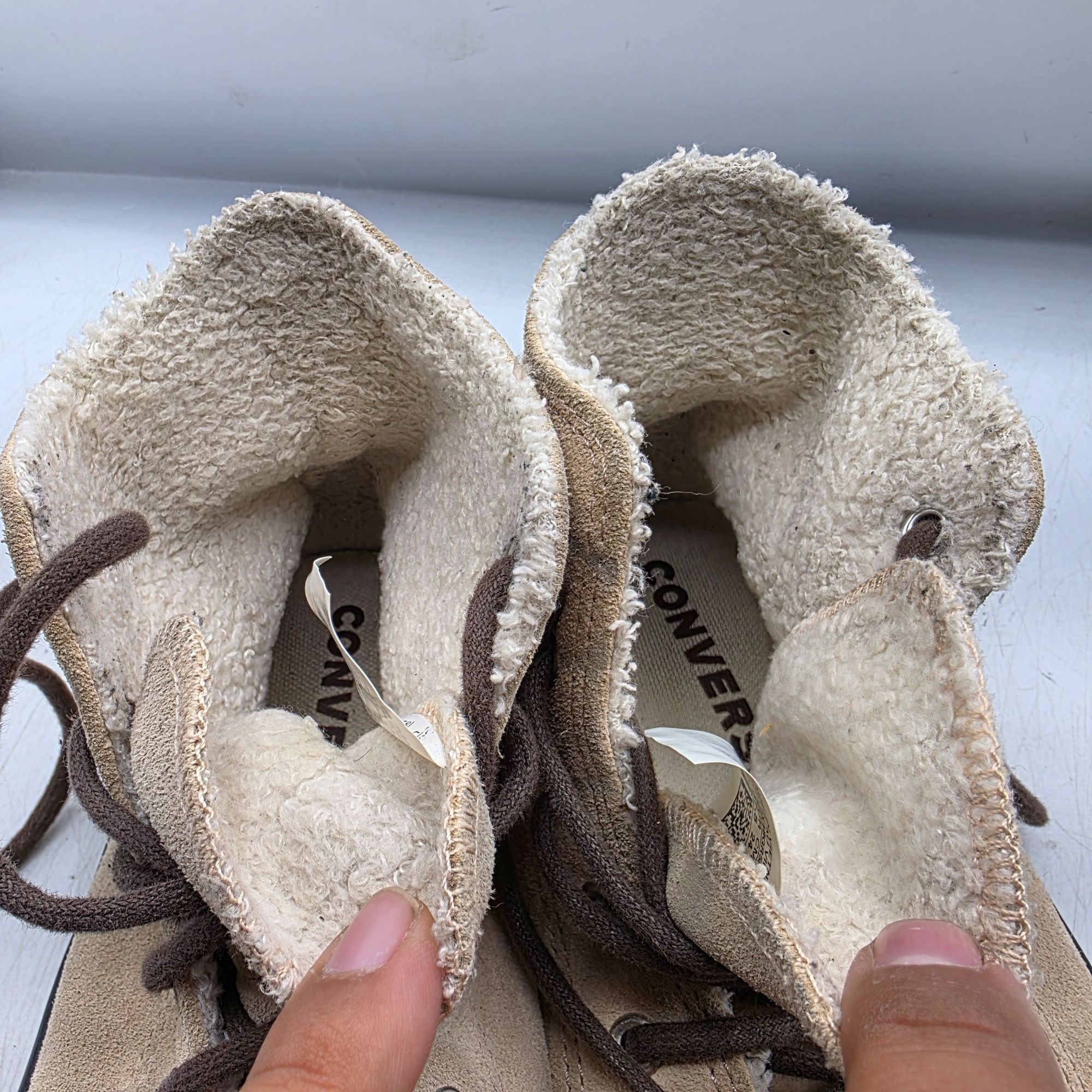 Converse Converse Sherpa Chuck Taylor Womens Size 7 Light Bisque Egre Size US 7 / IT 37 - 9 Thumbnail