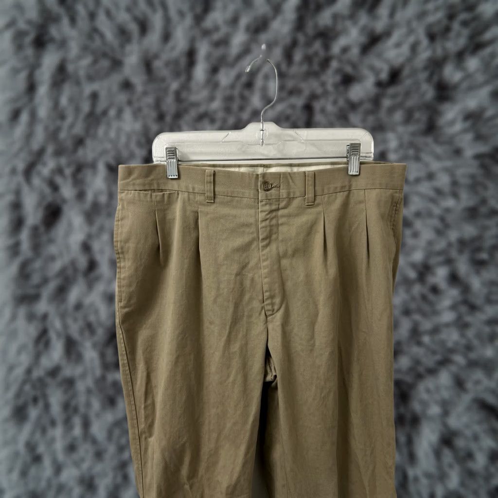 Vintage VINTAGE LL Bean Chino Pants Mens 36x31 Tan Beige Cotton Pleated Straight Leg Trousers Pants Mens Regular 36 White? Size US 36 / EU 52 - 1 Thumbnail