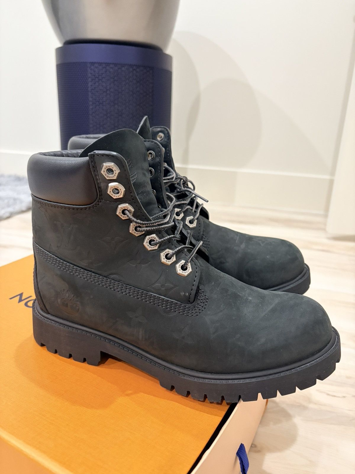 Louis Vuitton × Timberland Lv x tim suede monogram boots Size US 8.5 / EU 41-42 - 2 Thumbnail