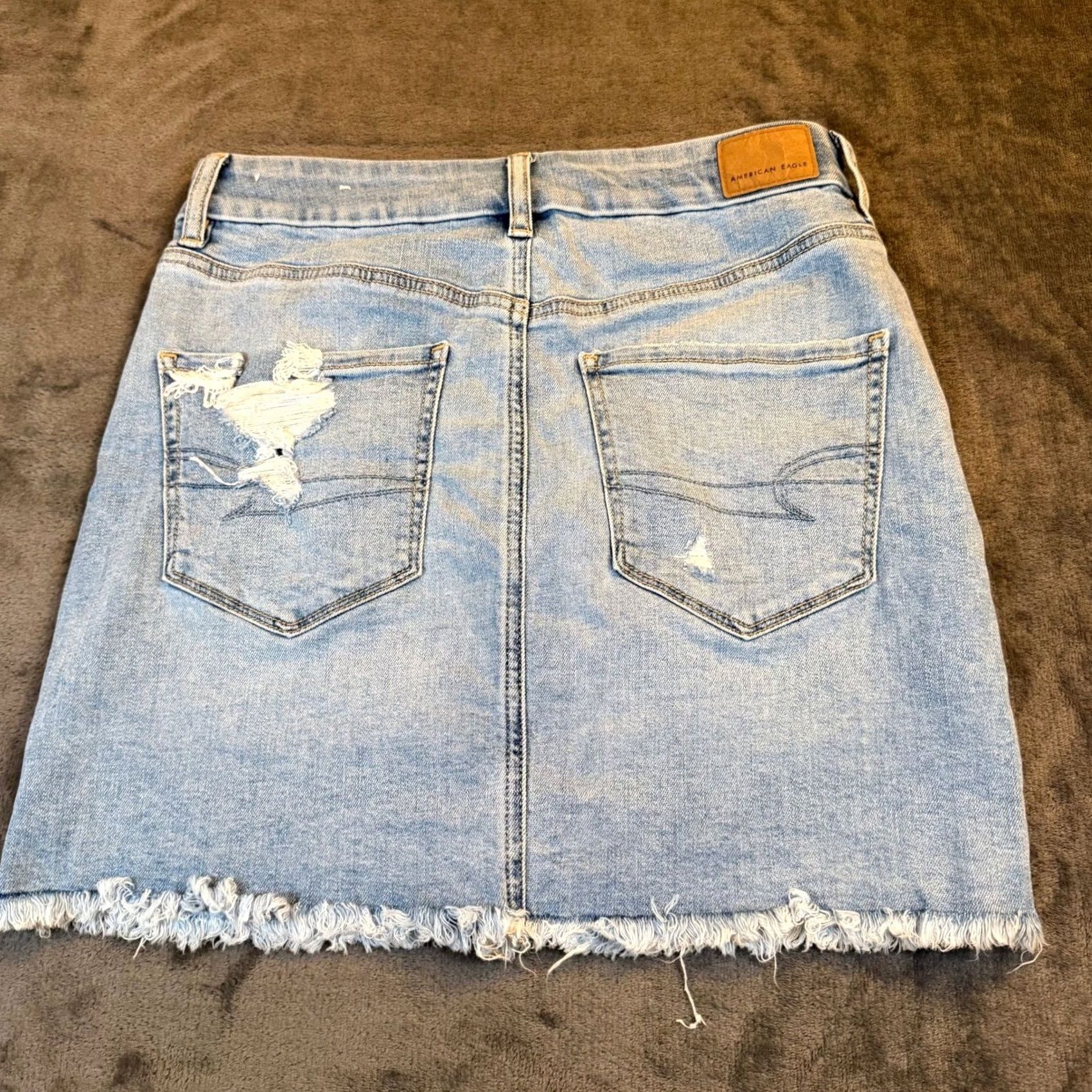 American Eagle Outfitters VINTAGE American Eagle Curvy Hi Rise Mini Denim Skirt Light Wash Distressed Womens 8 Reg Size 30" / US 8 / IT 44 - 4 Thumbnail