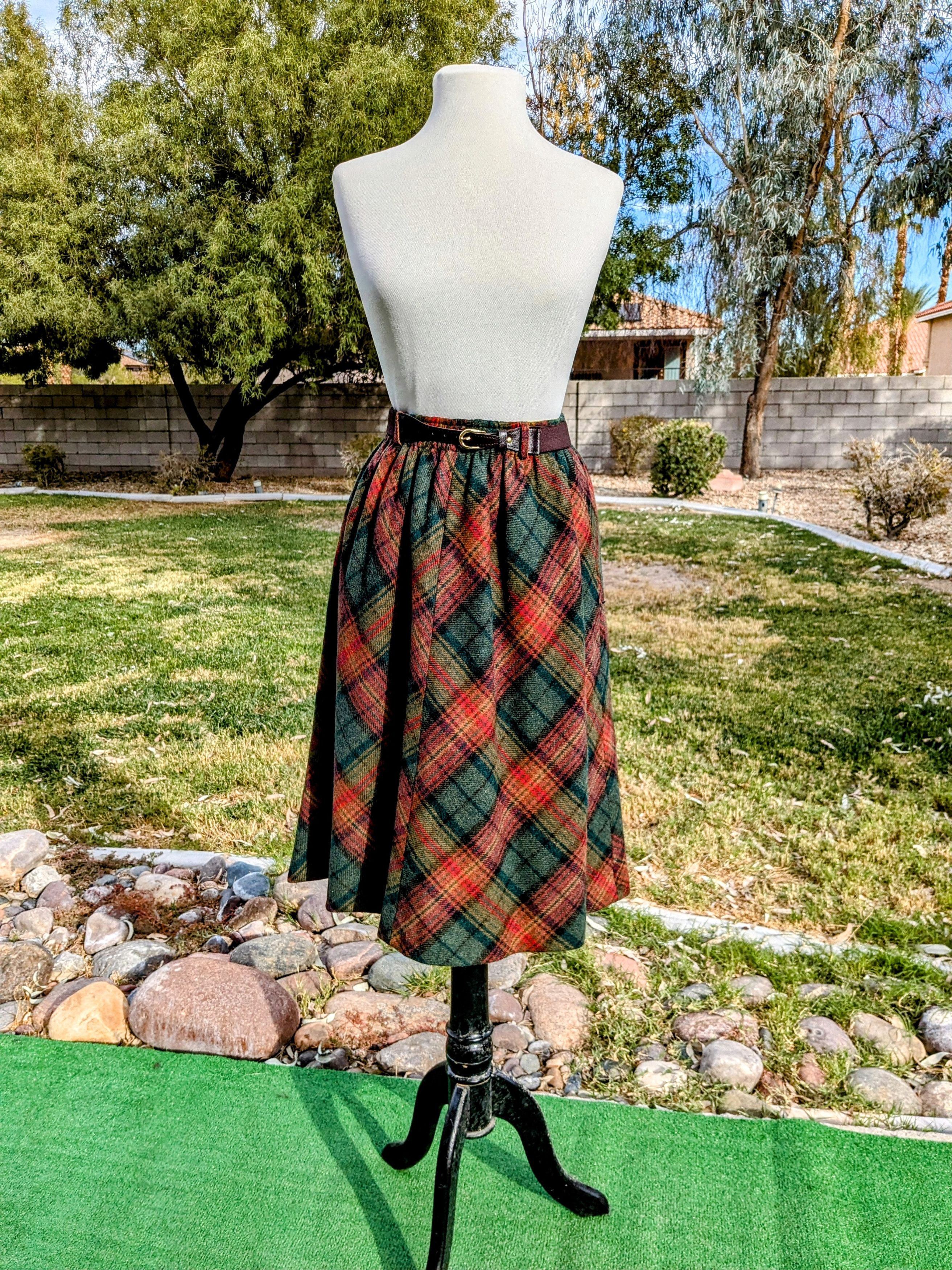 Vintage Vintage 1980s Japan Chell Yamamoto Retro Wool Blend Skirt Size 28" / US 6 / IT 42 - 1 Thumbnail