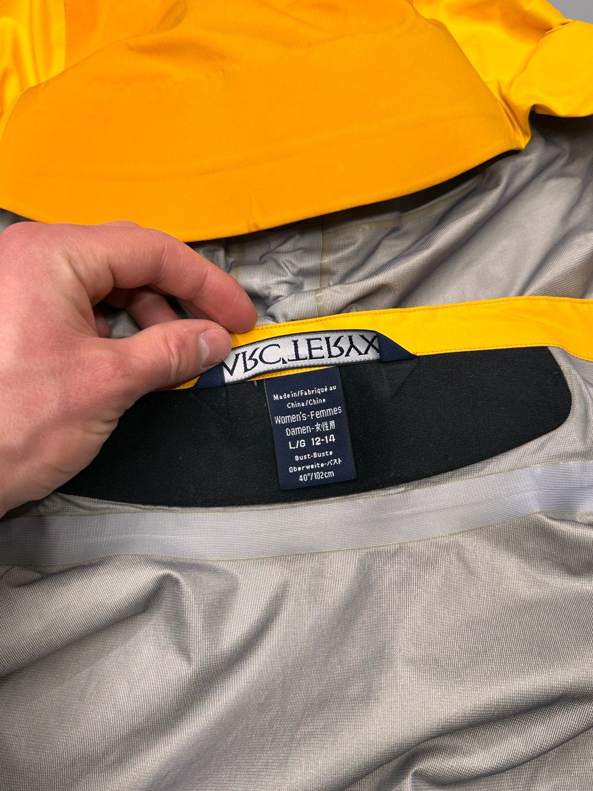 Arc'teryx Arc’teryx Orange Gore-Tex Jacket Gorpcore Outdoor Size L / US 10 / IT 46 - 16 Thumbnail
