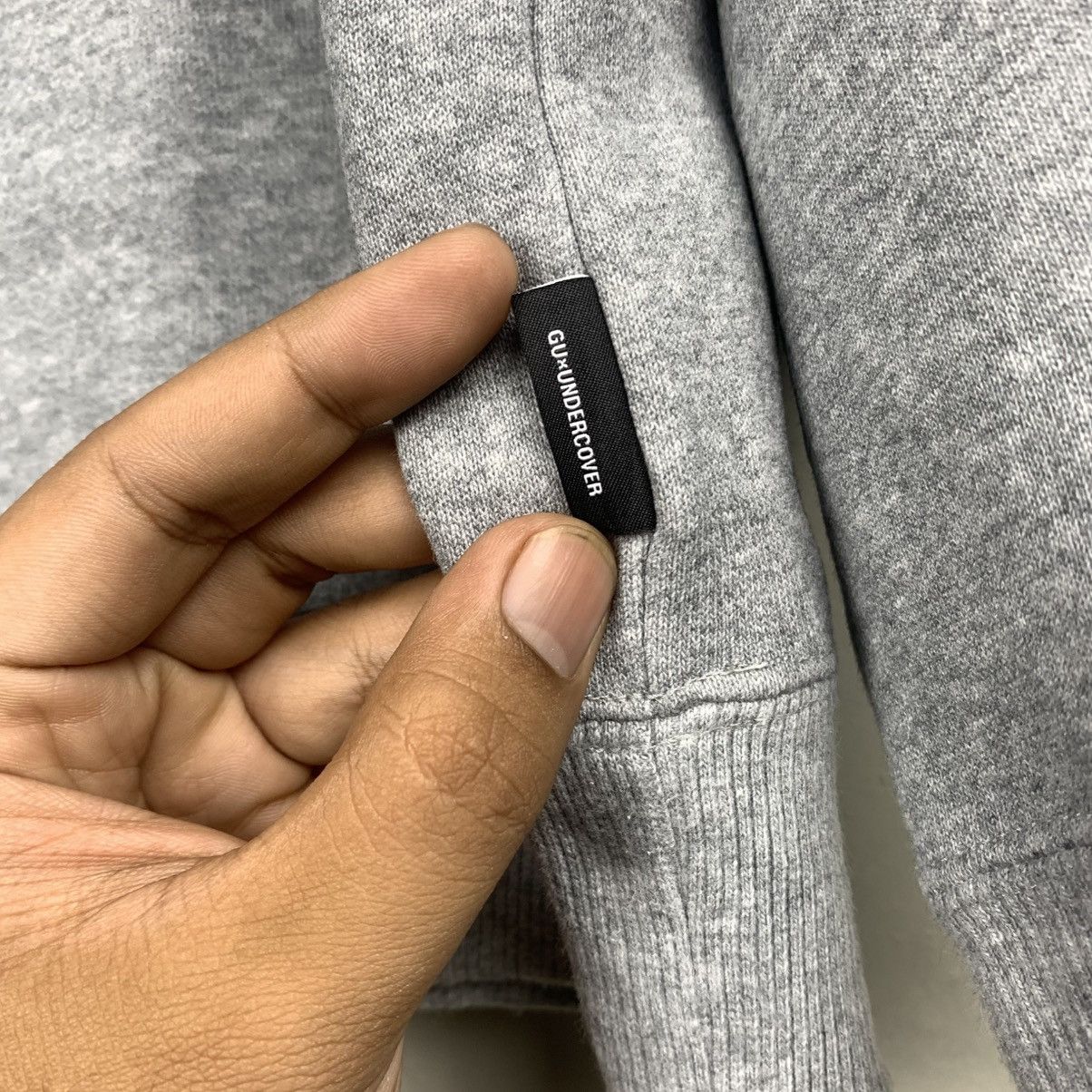 GU X UNDERCOVER KOSMIK NOISE Sweatshirt Crewneck