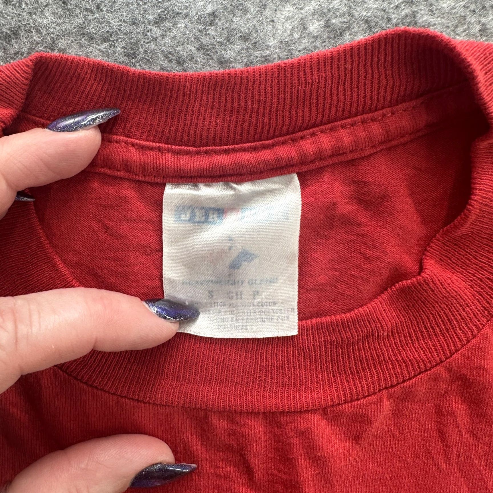 Jerzees VINTAGE Illinois Shirt Mens Small Red Embroidered Tee College Crewneck 90s USA Size US S / EU 44-46 / 1 - 6 Thumbnail