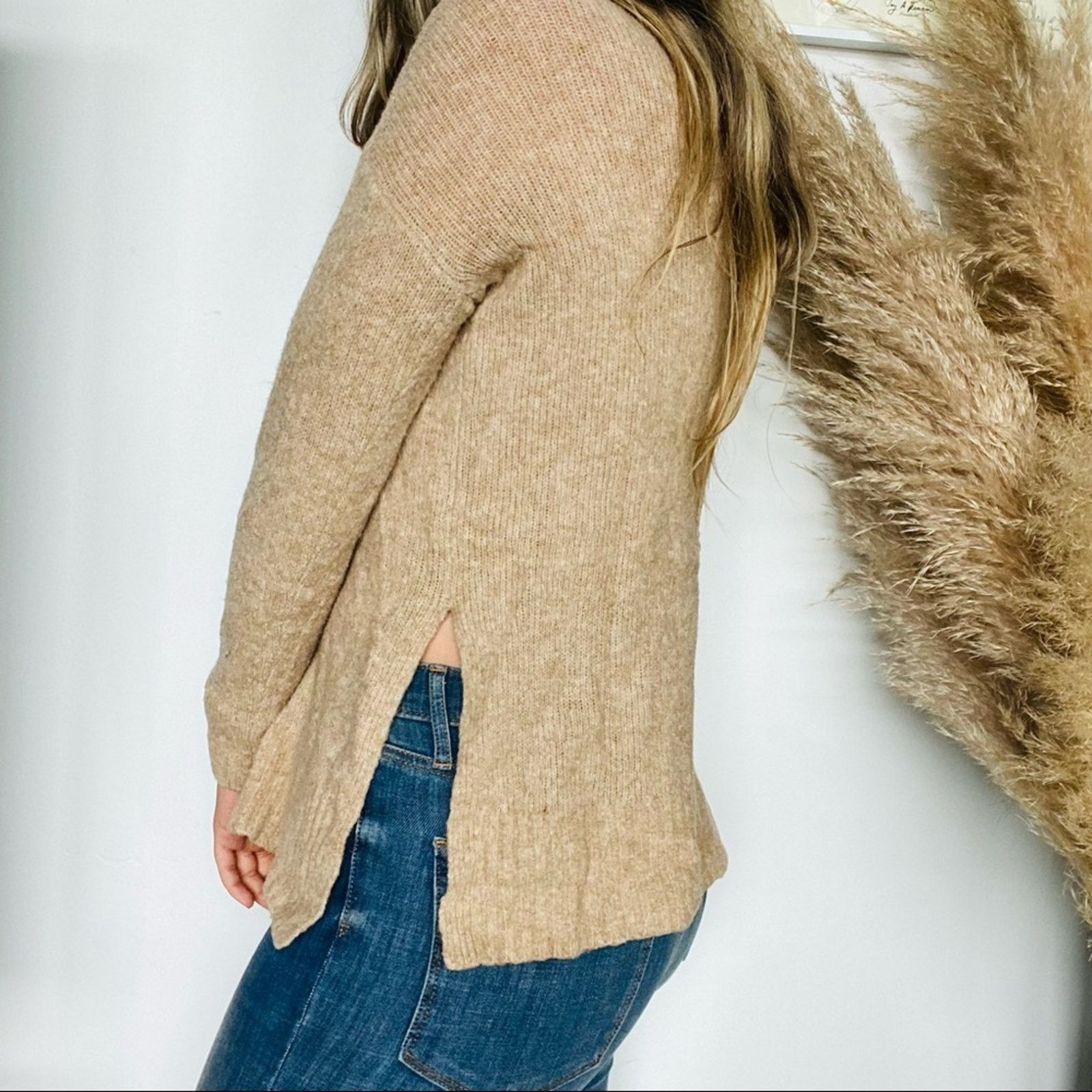 Loft ANN TAYLOR LOFT Cream Tan Beige Slit Pullover Knit Sweater Size S / US 4 / IT 40 - 3 Thumbnail