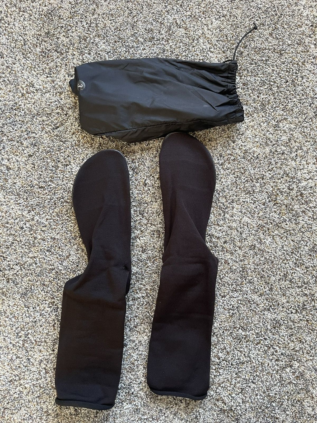 Yeezy Yeezy Pods Size 3 Size US 12 / EU 45 - 2 Thumbnail
