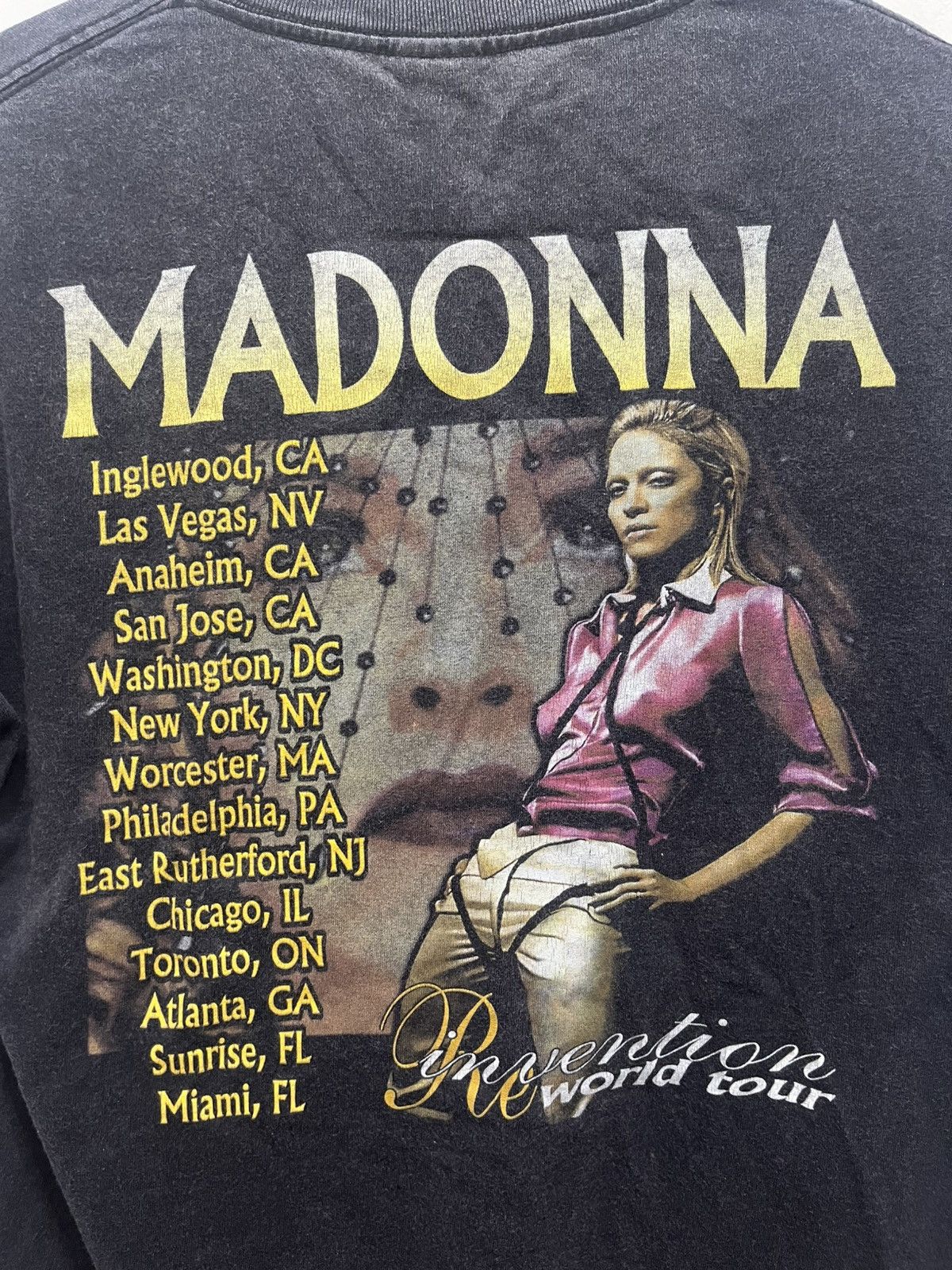 Band Tees Madonna Reinvention World Tour T-shirt Size US M / EU 48-50 / 2 - 5 Thumbnail