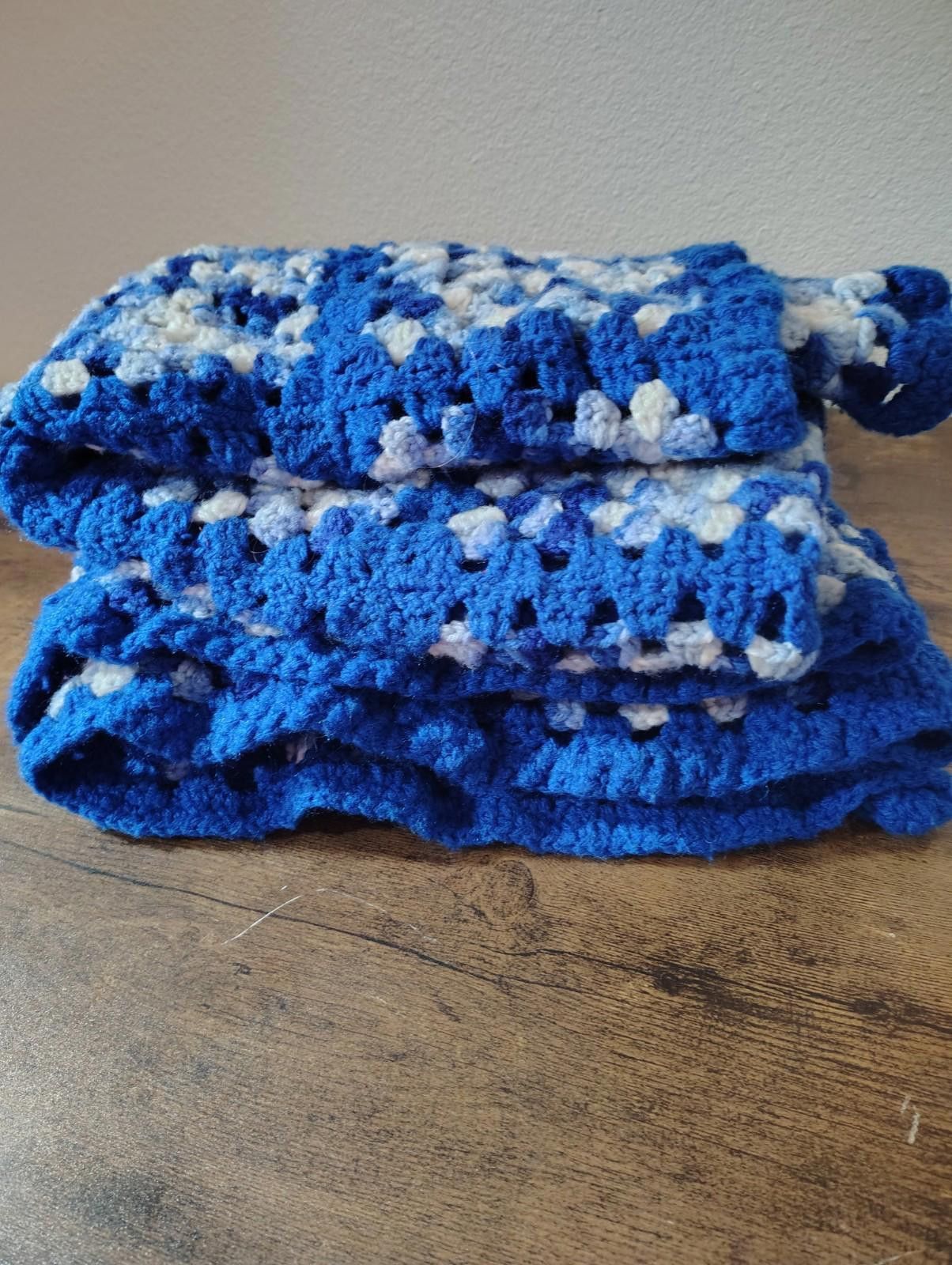 Team Cozy VTG Granny Crochet Knit Square Blue White hand made blanket Size ONE SIZE - 2 Thumbnail