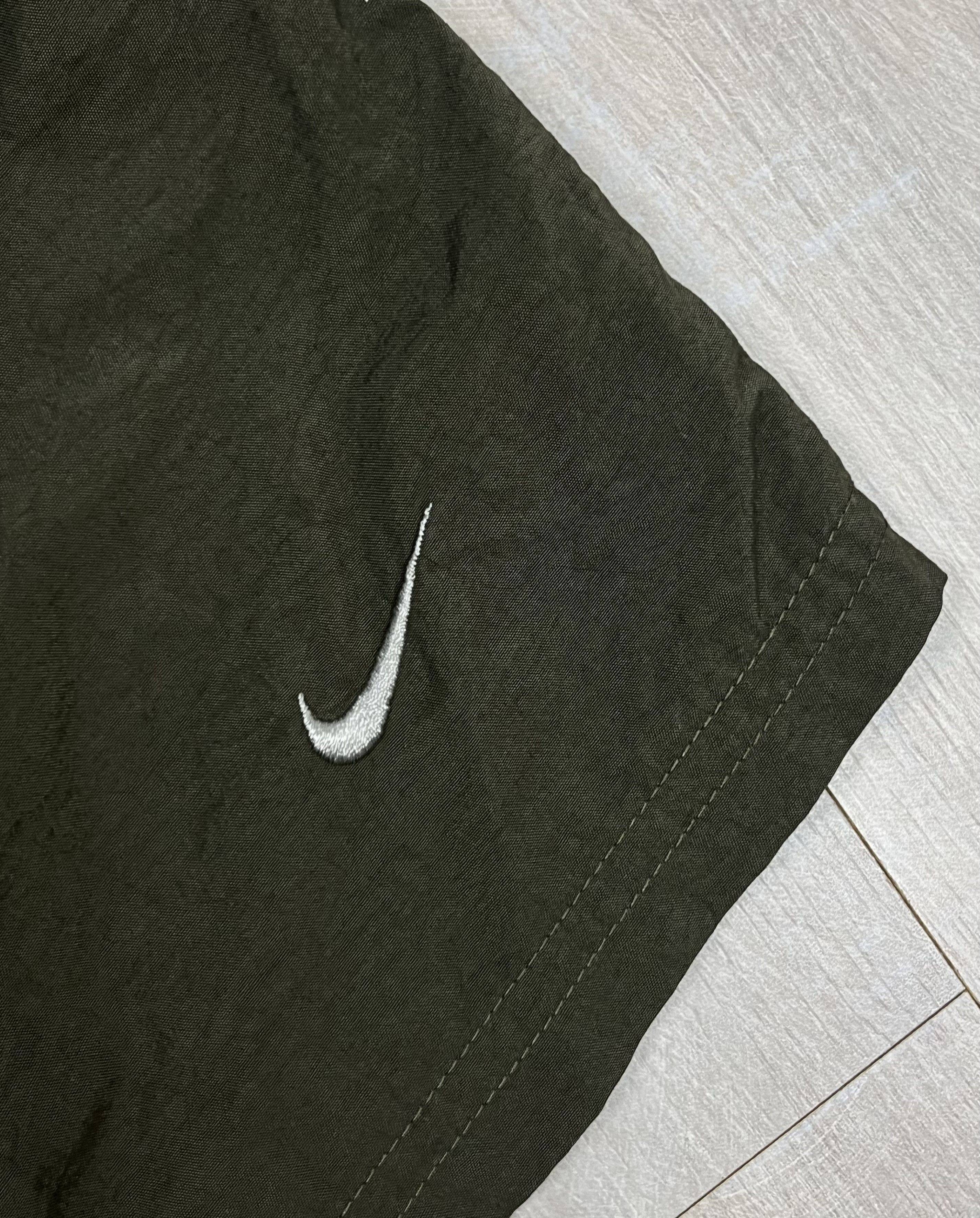 Nike Vintage Nike Nylon Shorts Size US 32 / EU 48 - 5 Thumbnail