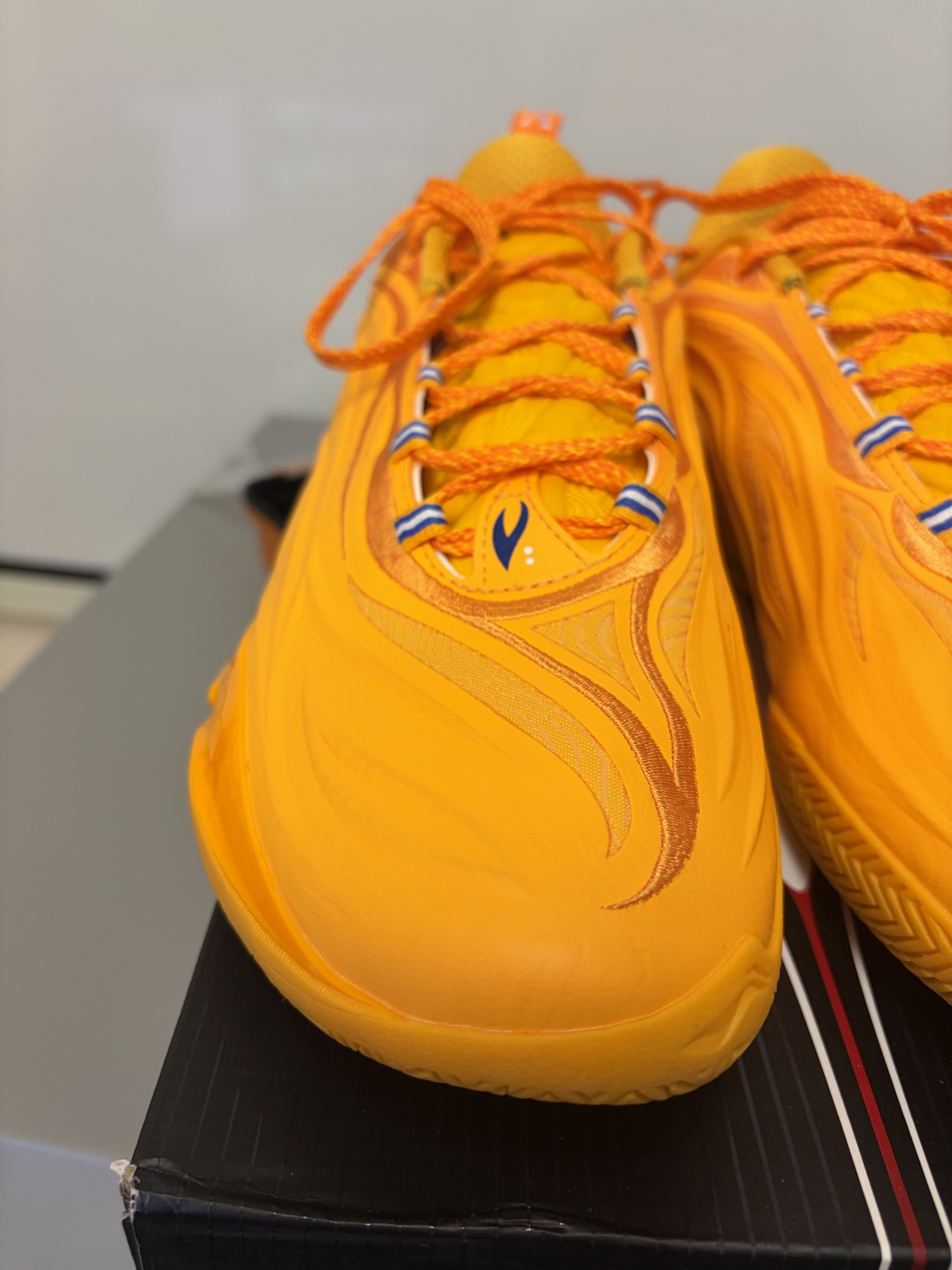 Li-Ning Li-Ning Way Of Wade 808 5 Ultra V2 Orange size 9 ABAV045-16 Size US 9 / EU 42 - 12 Thumbnail