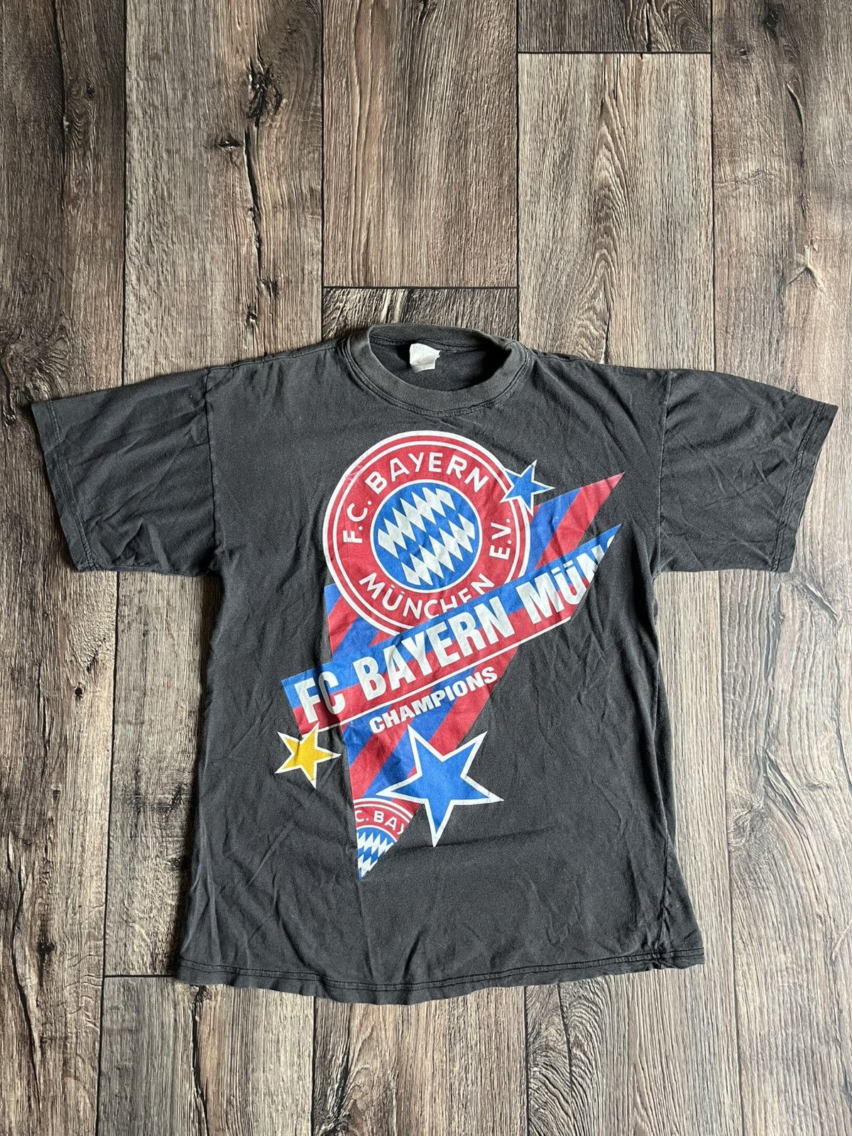 Vintage Vintage Bayern Munich Champions Graphic Football Faded Tee Size US S / EU 44-46 / 1 - 1 Thumbnail