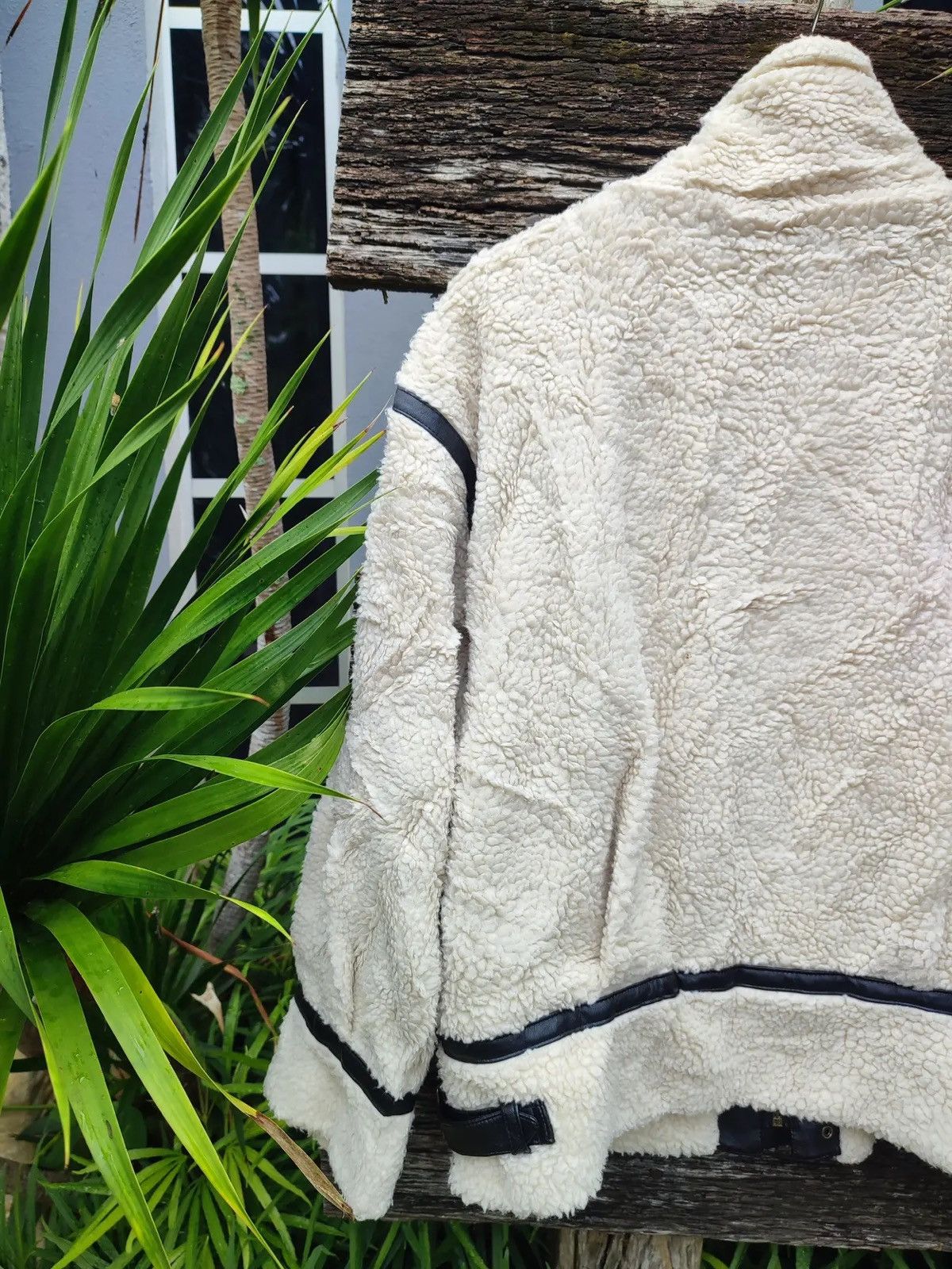 Japanese Brand GRL Faux Shearling Bondage-Style Jacket Size US M / EU 48-50 / 2 - 12 Thumbnail