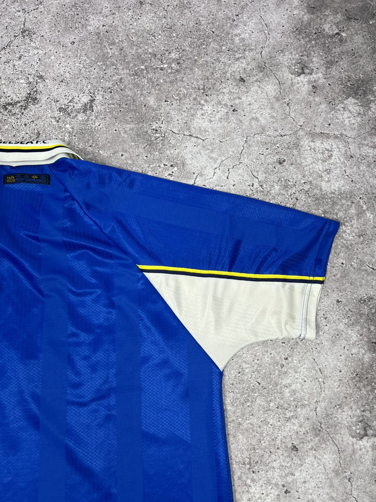 Umbro Vintage Umbro Chelsea 1997/1999 Home Football Shirt Jersey Size US L / EU 52-54 / 3 - 16 Thumbnail