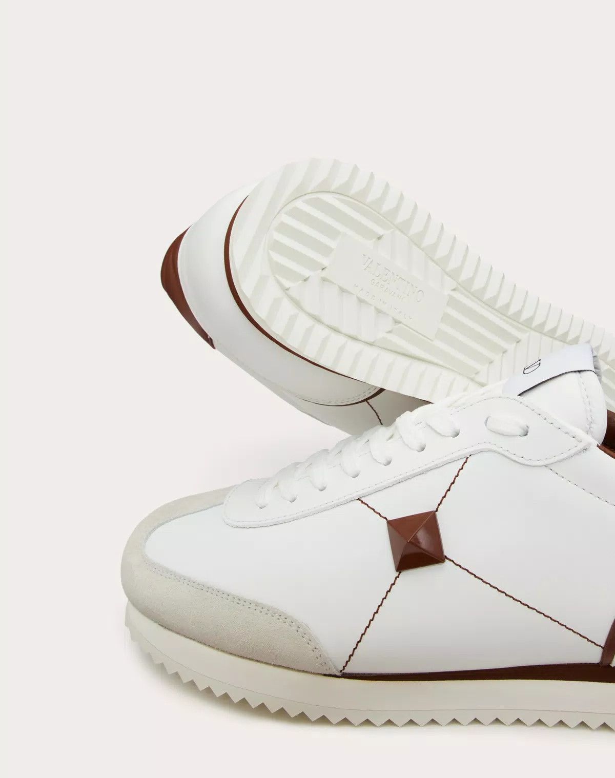 Valentino oc11z0625 Stud Around Low Top Calfskin Sneaker in White Size US 9 / EU 42 - 5 Thumbnail