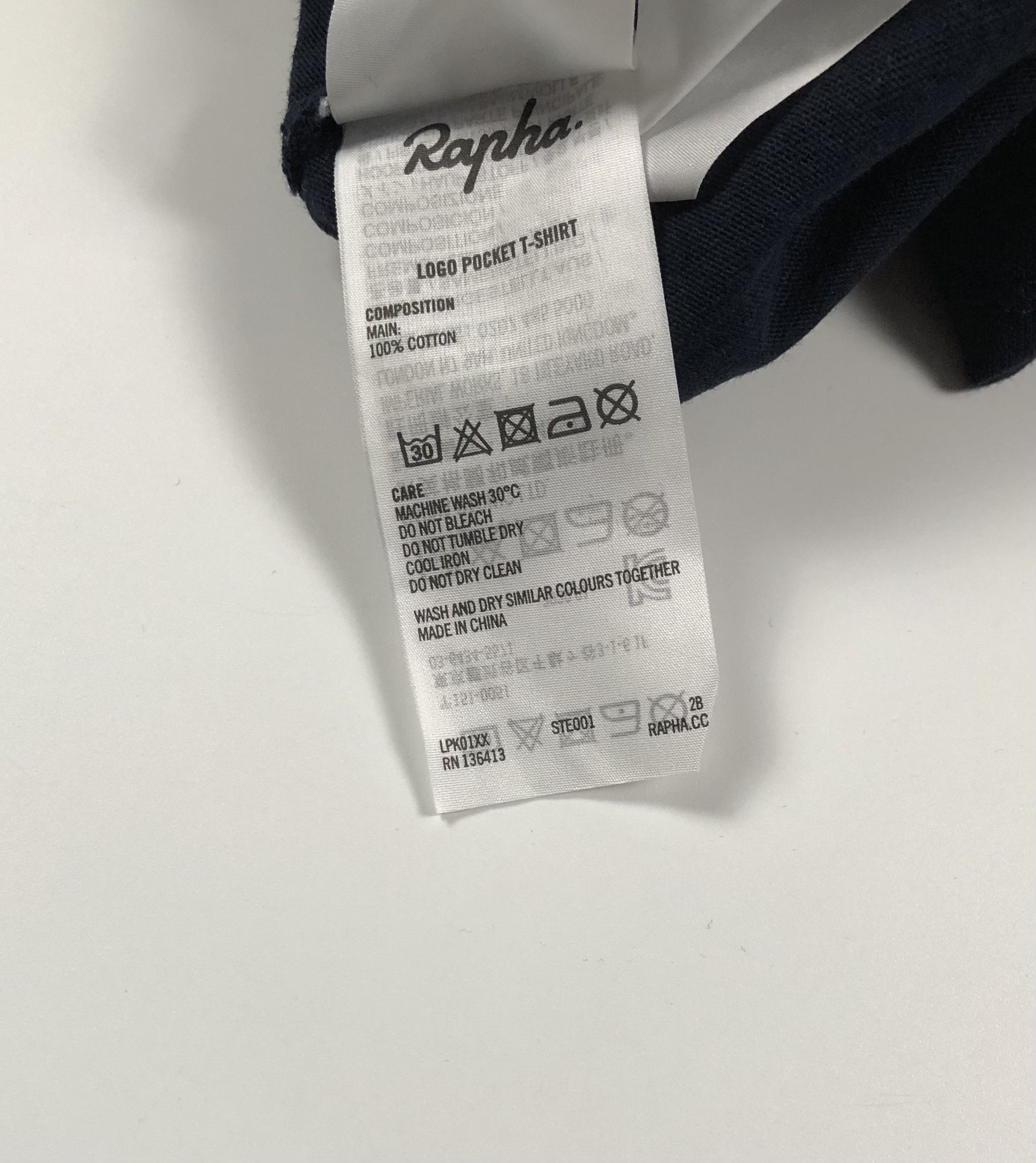 Rapha Rapha Logo Pocket T-Shirt Size US L / EU 52-54 / 3 - 5 Thumbnail