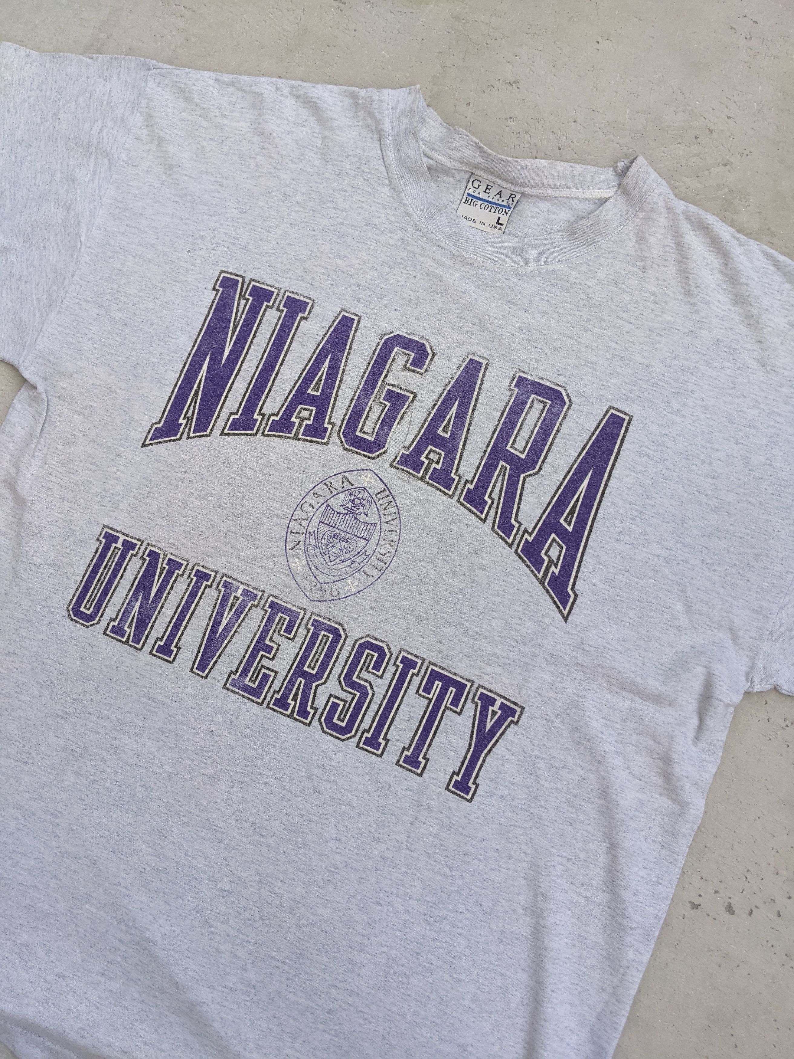Other vintage niagara university Size US L / EU 52-54 / 3 - 2 Thumbnail