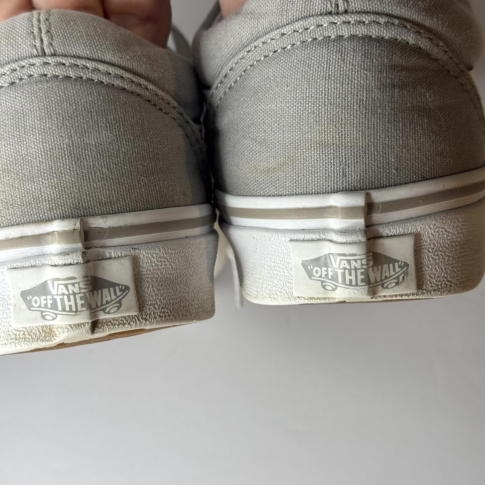 Vans Vans Old Skool Skate Shoe Men's 6.5 Women's Gray & White Size US 6.5 / EU 39-40 - 10 Thumbnail