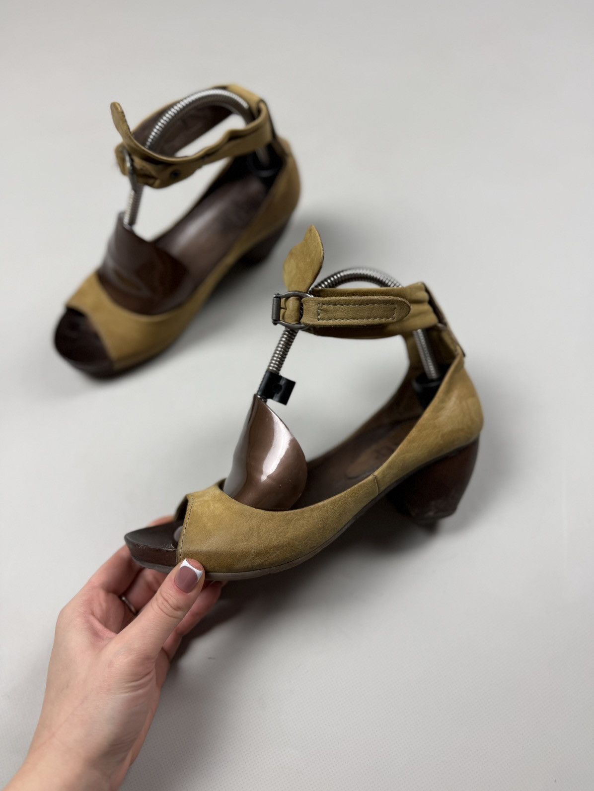 A.S.98 A.S. 98 Airstep Ladies Leather Avant-Garde Heels Shoes Size US 6 / IT 36 - 14 Thumbnail