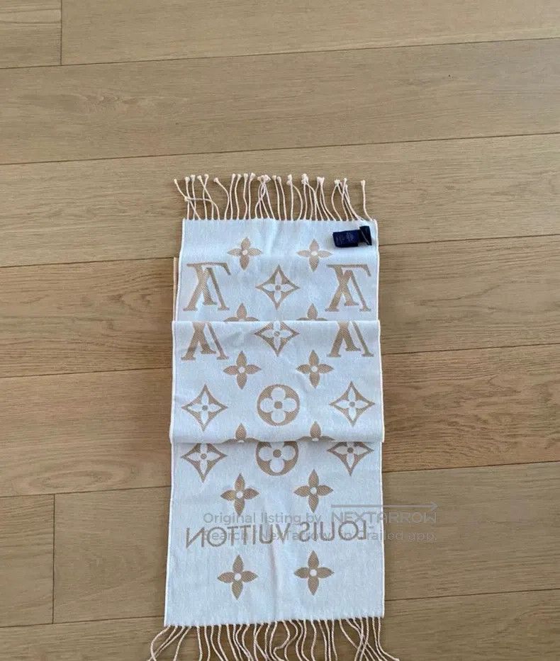Louis Vuitton Louis Vuitton Camel wool logo tassel scarf Size ONE SIZE - 3 Thumbnail