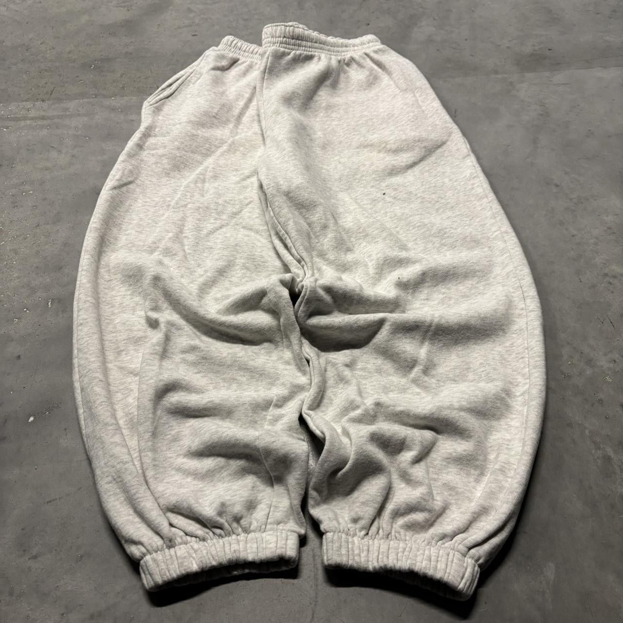 Japanese Brand × Vintage Crazy Vintage Y2K/2000s Light Grey Skater Essential Sweatpants! Size US 32 / EU 48 - 3 Thumbnail