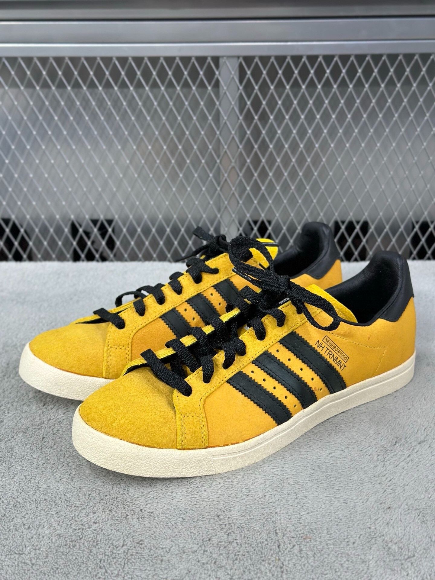 Adidas Adidas Yellow Lowtop Sneakers 43 Men Size US 10 / EU 43 - 1 Thumbnail
