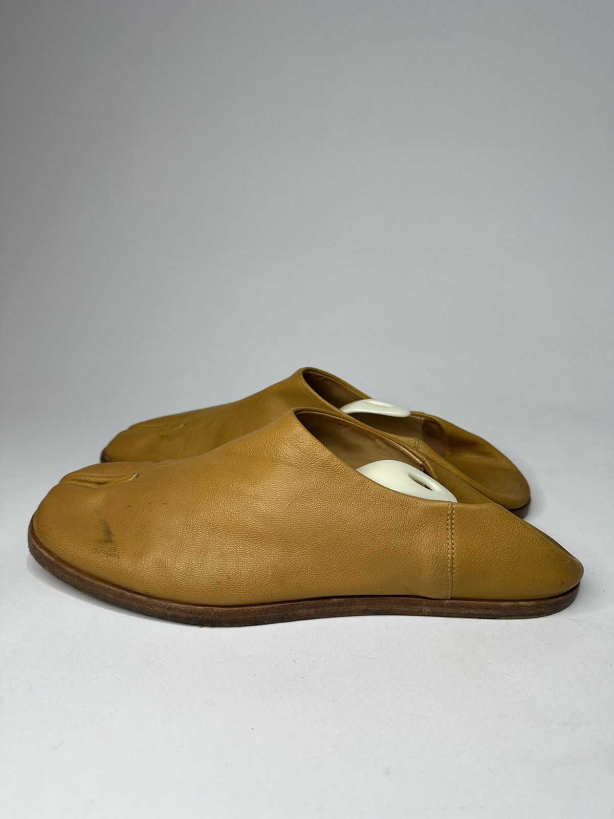Maison Margiela Maison Margiela Tabi Babouche Ochre Leather Loafers. Size US 7 / EU 40 - 4 Thumbnail