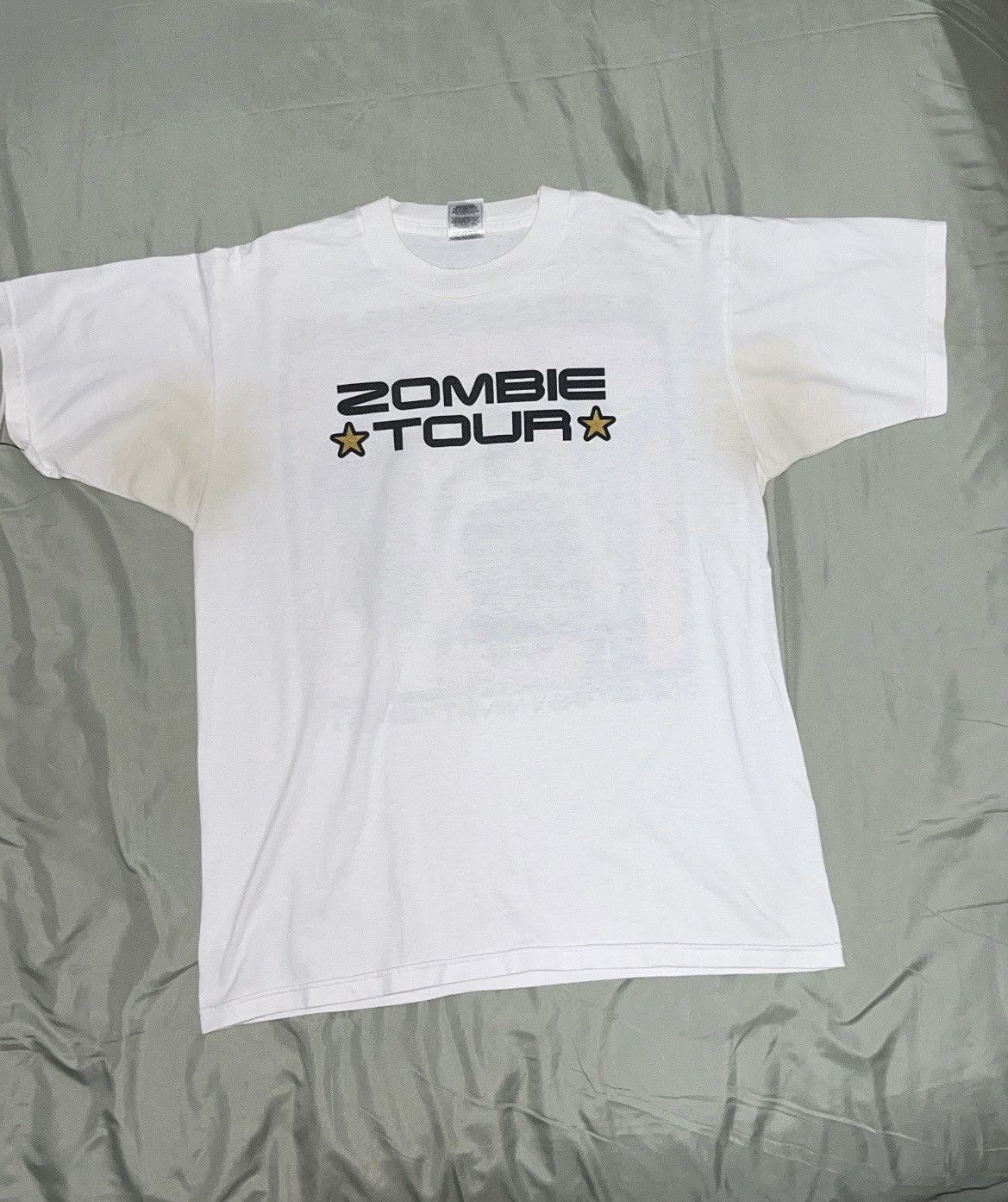 Vintage Y2K “Zombie Tour” Vintage Tee Size US M / EU 48-50 / 2 - 1 Thumbnail