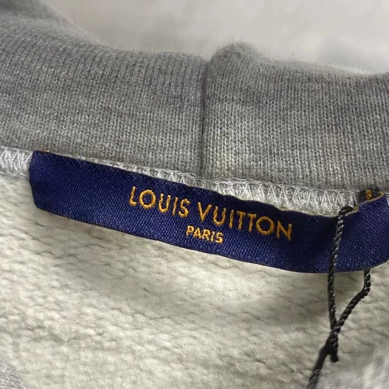 Louis Vuitton Louis Vuitton Grey-green flocked logo hoodie Size US XXL / EU 58 / 5 - 3 Thumbnail