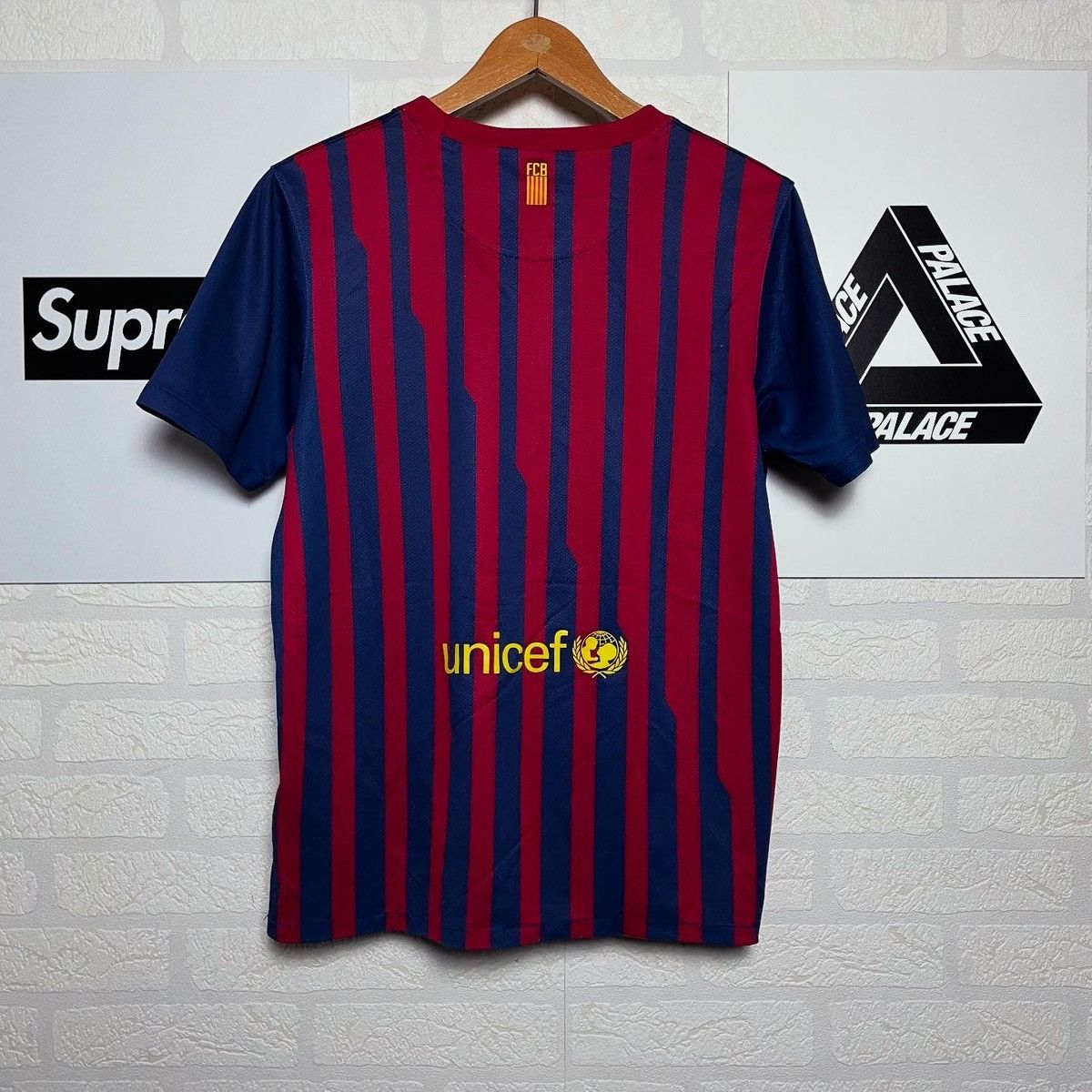 Nike BARCELONA 2011/2012 HOME FOOTBALL SOCCER SHIRT JERSEY NIKE Size US S / EU 44-46 / 1 - 2 Thumbnail