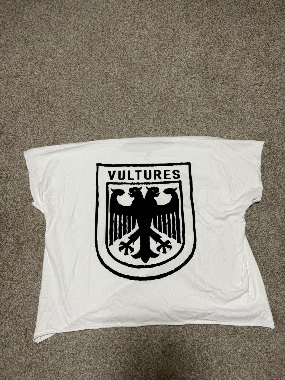 Kanye West Kanye West Vultures Logo Tee Size US XL / EU 56 / 4 - 3 Thumbnail