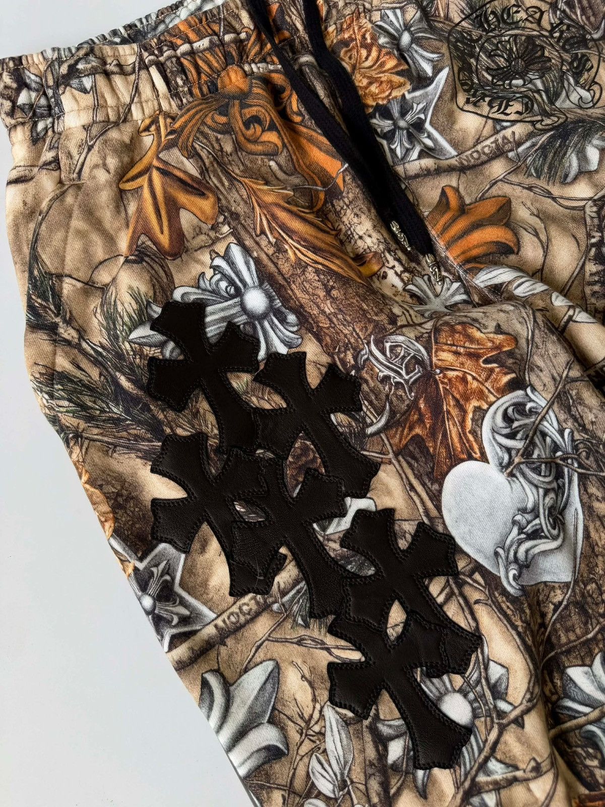 Chrome Hearts × NOCTA × Nike Chrome Hearts Friends&Family Nocta CrossPatchWork Sweatpants Size US 30 / EU 46 - 4 Thumbnail