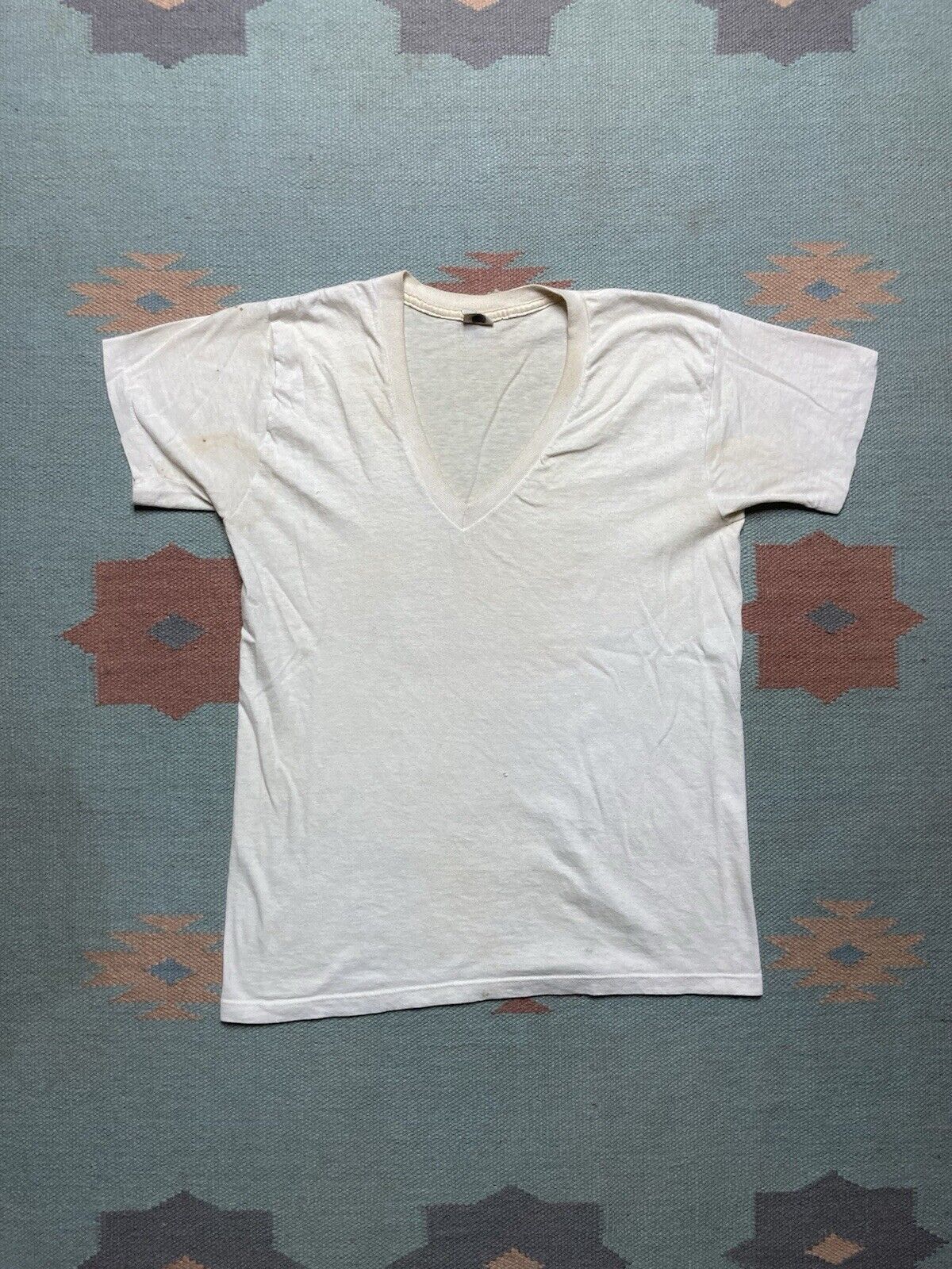 Vintage VTG 70s blank white t shirt v neck cotton thin grunge soft M Size US M / EU 48-50 / 2 - 1 Thumbnail