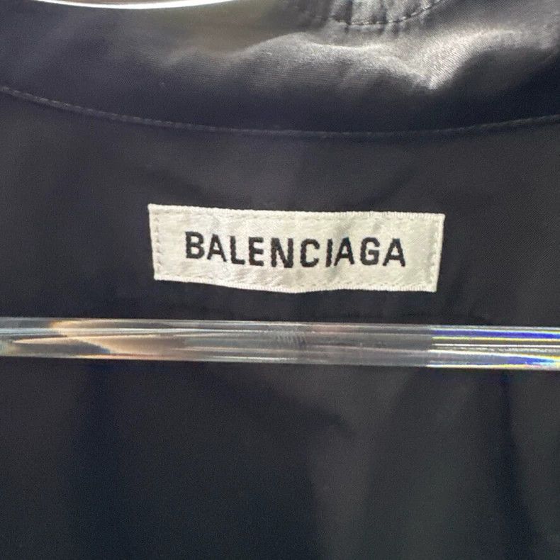 Balenciaga balenciaga logo shirt with slight wear Size US M / EU 48-50 / 2 - 4 Thumbnail
