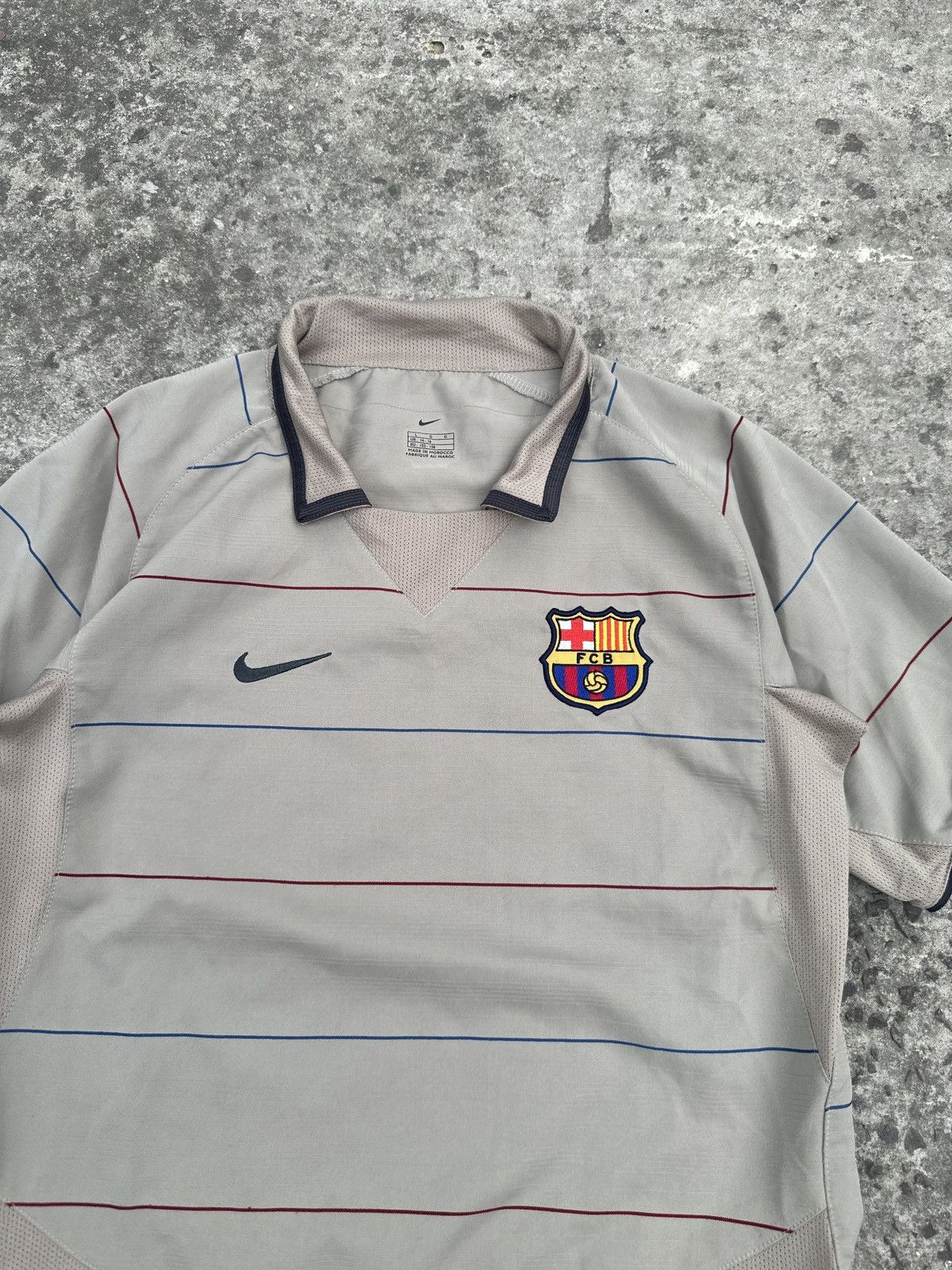 Nike Vintage Nike F.C.Barcelona 11 Overmars Soccer Jersey 03/04 Size US XS / EU 42 / 0 - 3 Thumbnail