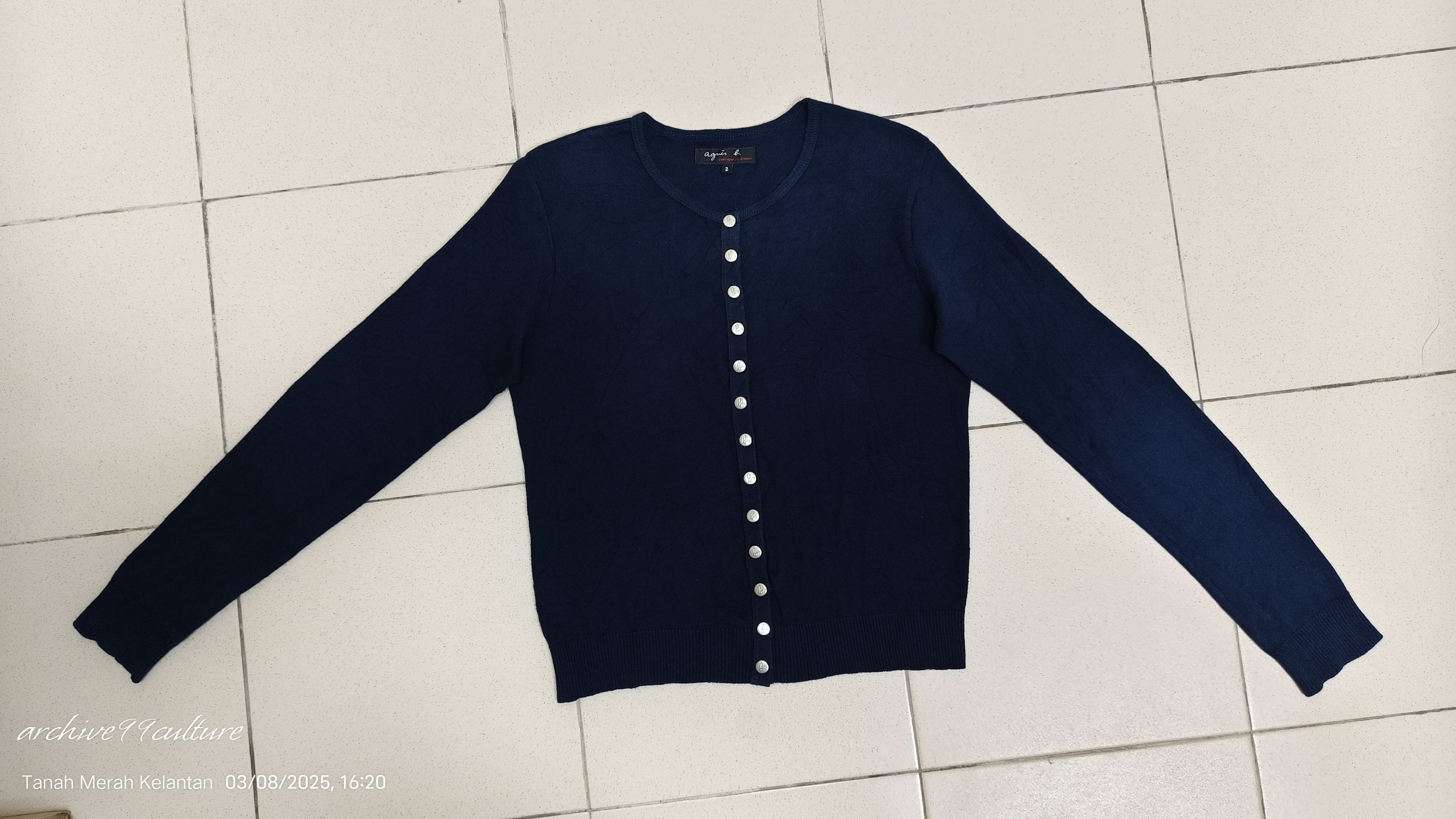 agnes b. The "Swing" snap cardigan, a fitted with snap buttons Size XS / US 0-2 / IT 36-38 - 8 Thumbnail