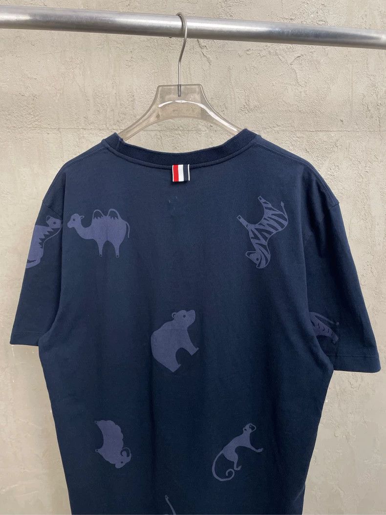 Thom Browne Thom browne Dark blue full-print zoo long short-sleeved T-s Size US XL / EU 56 / 4 - 4 Thumbnail