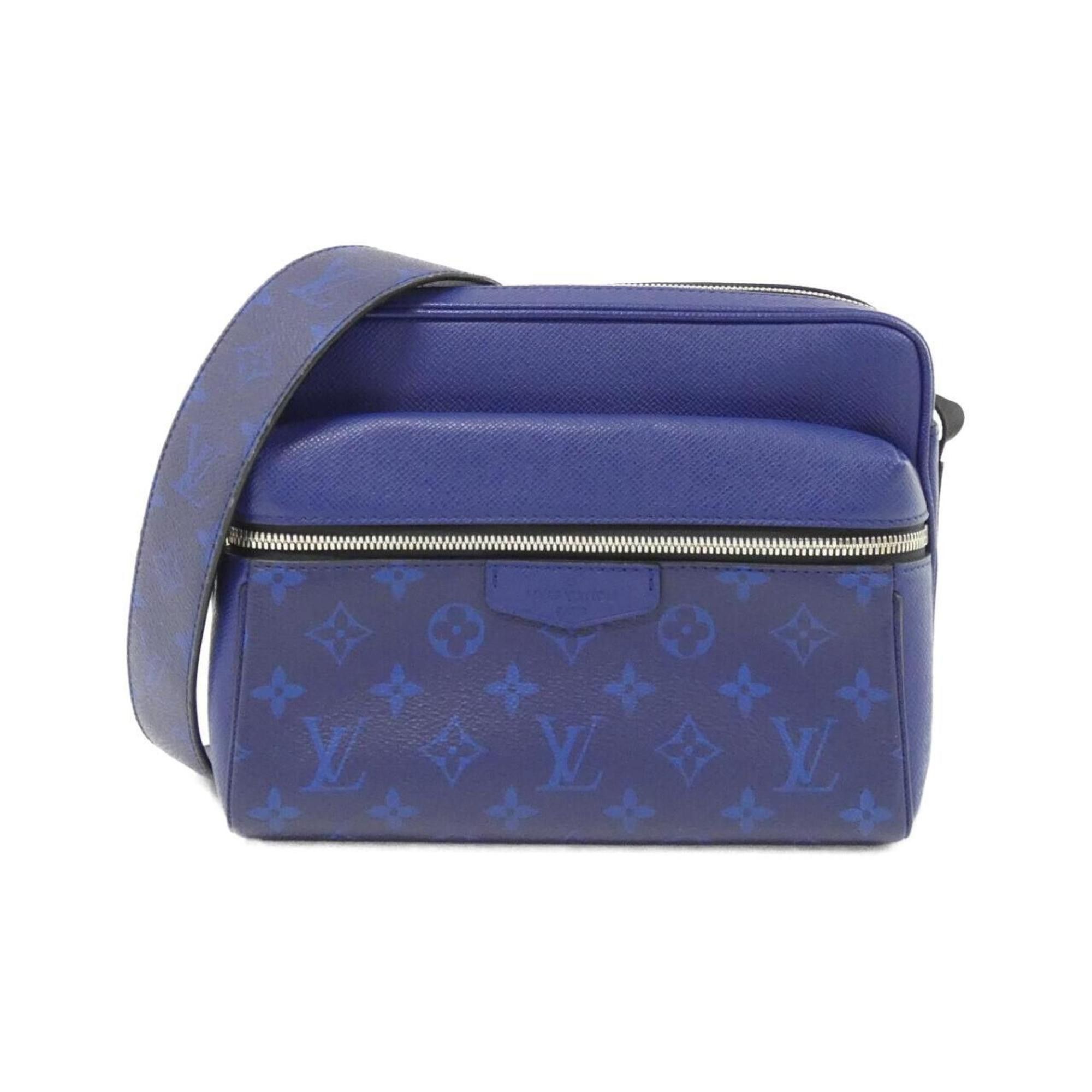 Louis Vuitton Taiga Lama Outdoor Messenger Pm M30242 Shoulder Bag, Women's