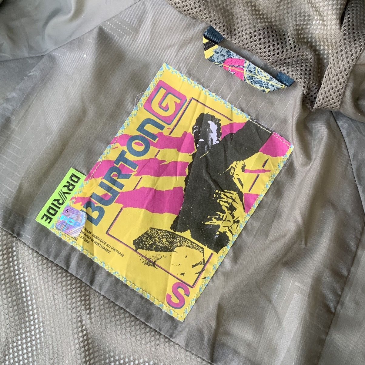 Burton × Vintage Burton full Text over printed outdoor Jacket vintage Size US M / EU 48-50 / 2 - 12 Thumbnail