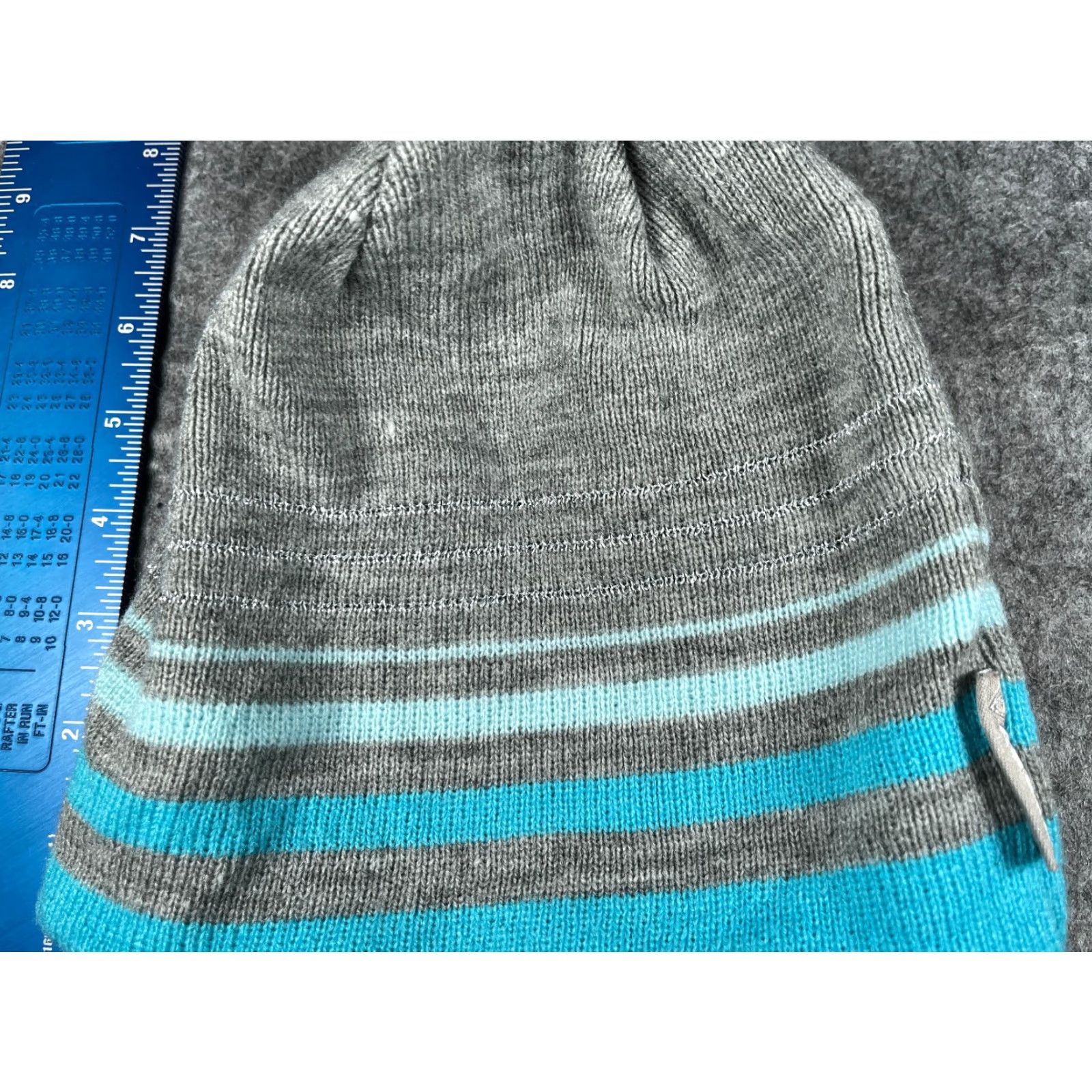 Vintage Gerry Beanie Toque Adult One Size Gray Blue Stripe Knit Acrylic Blend Ski Hat/Cap Unisex Adults Mens Womens Size ONE SIZE - 3 Thumbnail